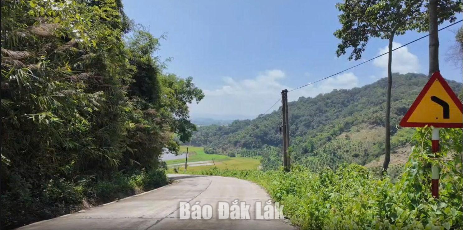 Khu vực đèo Buôn Krông có địa hình dốc, tầm nhìn bị che khuất.