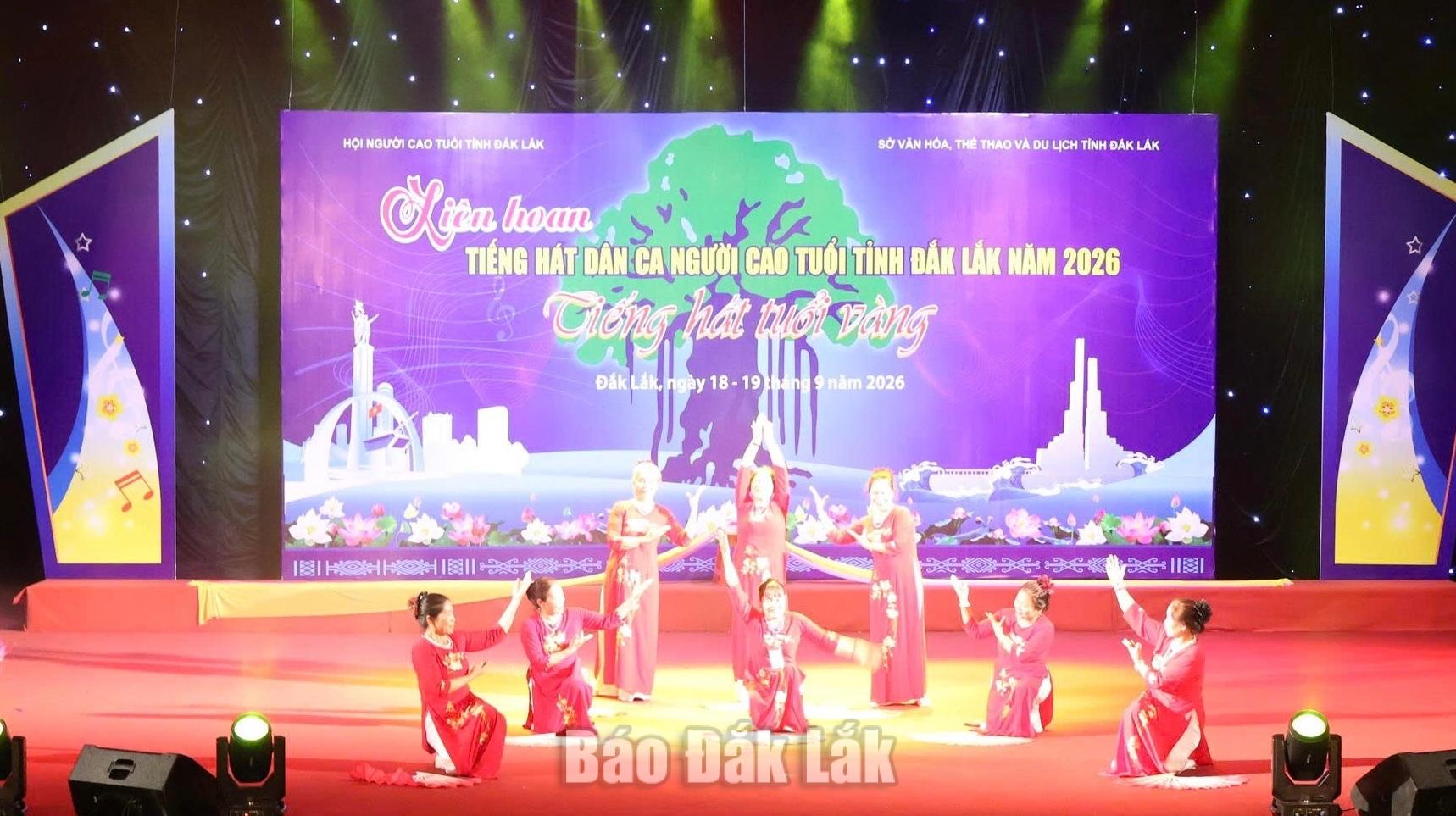 Khai mạc Liên hoan tiếng hát dân ca người cao tuổi tỉnh Đắk Lắk 3 Tiết mục biểu diễn mở màn liên hoan.