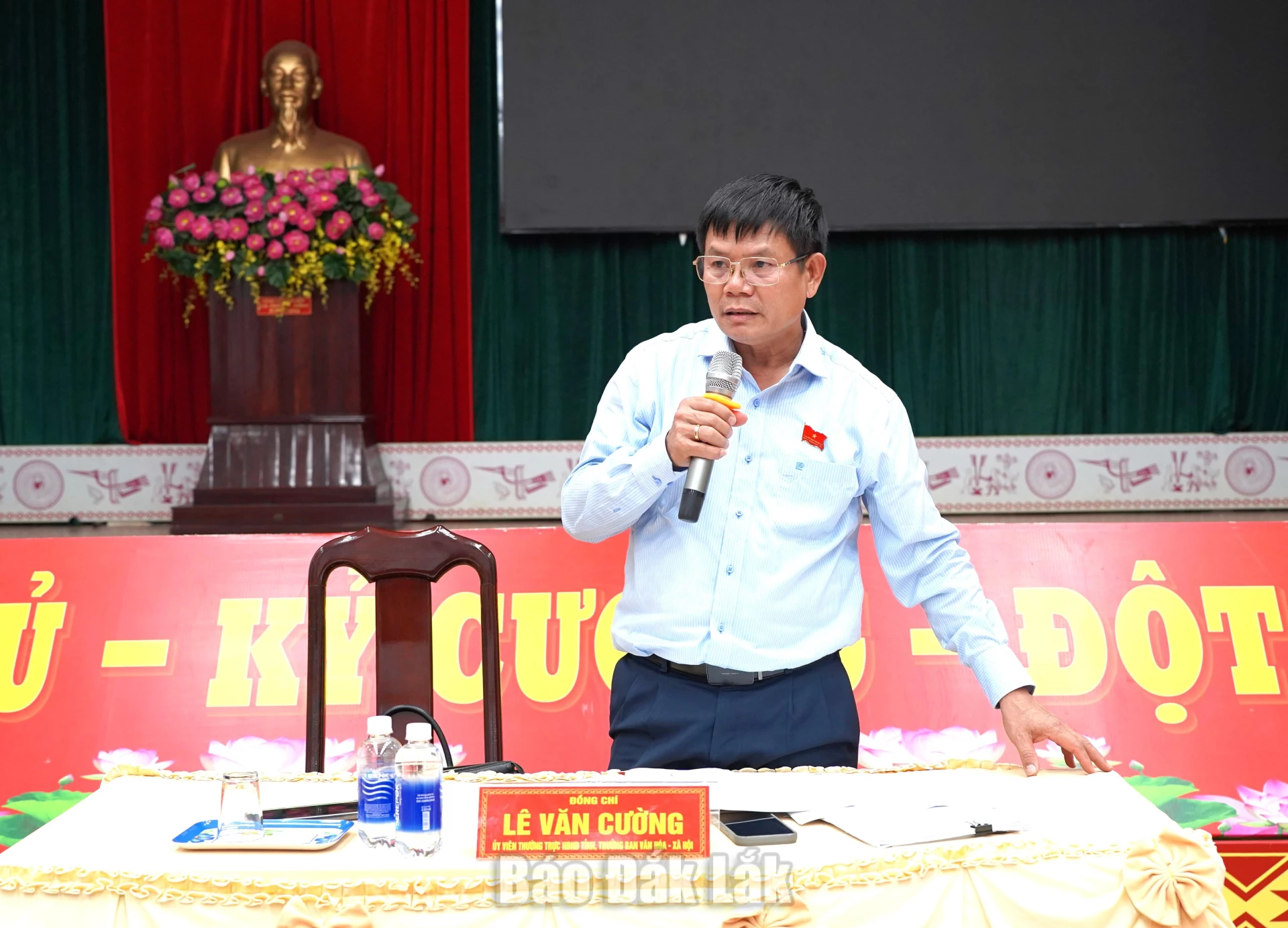 Giám sát hoạt động các cơ sở giáo dục sau sắp xếp tại xã Quảng Phú 5 Trưởng Ban Văn hóa - Xã hội HĐND tỉnh, Trưởng đoàn giám sát Lê Văn Cường phát biểu kết luận buổi làm việc.