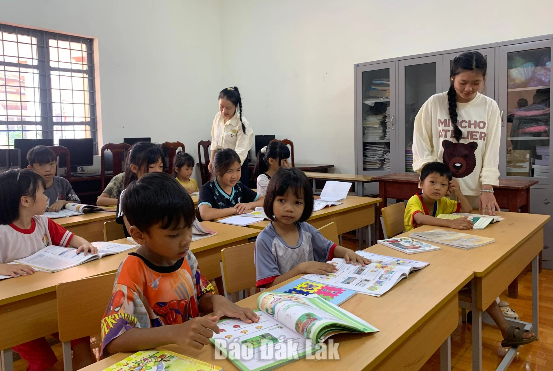 Đắk Lắk triển khai Chương trình quốc gia về bảo vệ trẻ em giai đoạn 2026 - 2030 1 Tỉnh Đắk Lắk phấn đấu đến năm 2030, 100% cha mẹ có trẻ em, người chăm sóc trẻ em và hộ gia đình được cung cấp thông tin, kiến thức, kỹ năng về bảo vệ trẻ em, phòng ngừa lao động trẻ em.