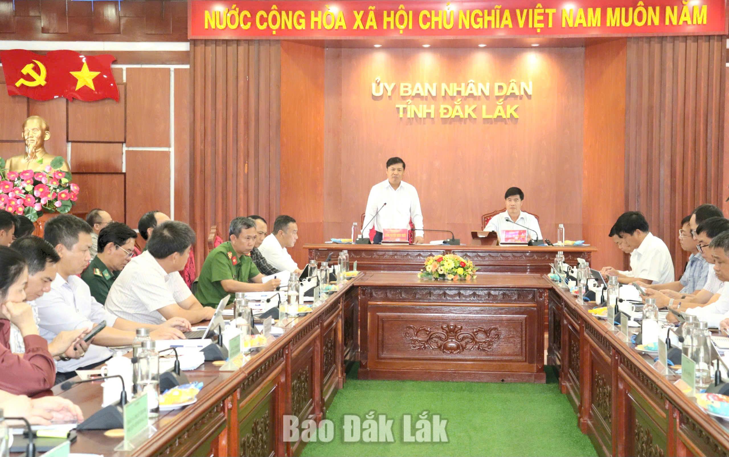 Bí thư Tỉnh ủy Lương Nguyễn Minh Triết: Chuyển mạnh từ ứng phó bị động sang chủ động phòng ngừa trong phòng, chống thiên tai 1 đồng chí Lương Nguyễn Minh Triết, Ủy viên Ban chấp hành Trung ương Đảng, Bí thư Tỉnh ủy, Trưởng Đoàn ĐBQH tỉnh chỉ đạo tại hội nghị.