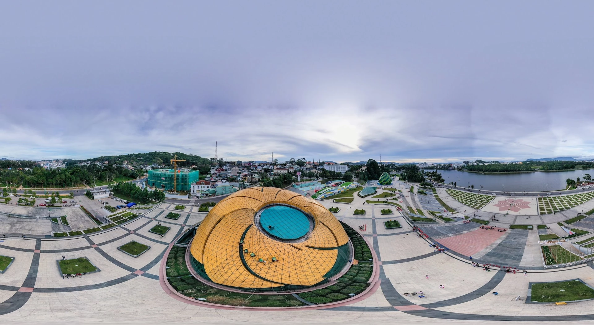 Liên hoan Tiếng hát Báo và PTTH Lâm Đồng mở đăng ký 1 Vòng chung kết liên hoan sẽ được tổ chức tại sân khấu ngoài trời Quảng trường Lâm Viên, phường Xuân Hương - Đà Lạt. Ảnh tư liệu