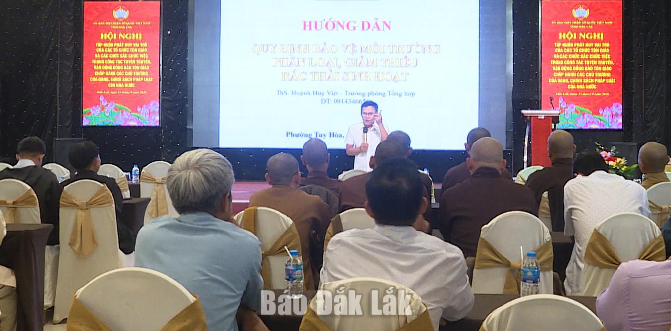 Phát huy vai trò các tổ chức tôn giáo trong tuyên truyền, vận động đồng bào tôn giáo 1 Quang cảnh hội nghị.