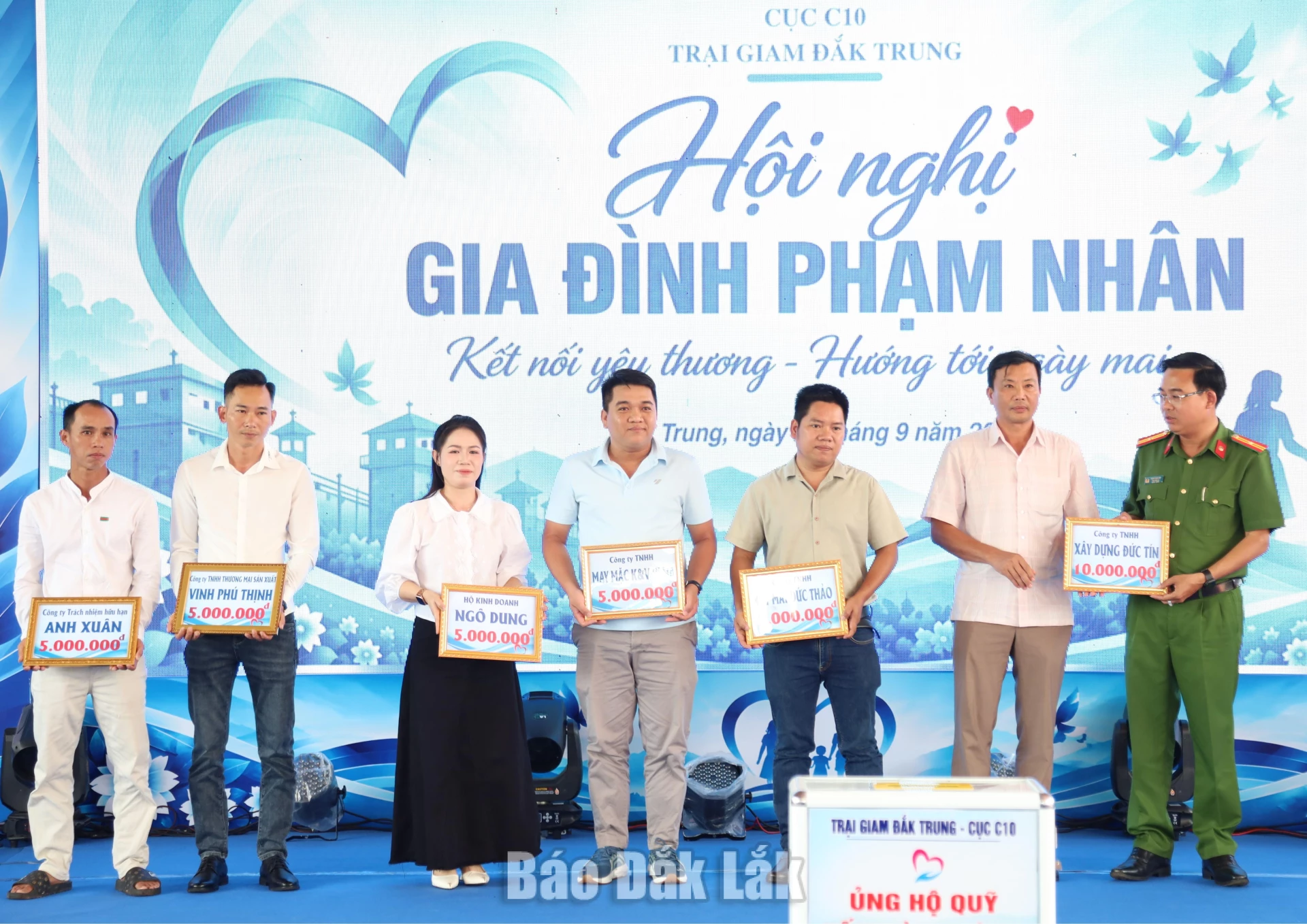 Trại giam Đắk Trung tổ chức Hội nghị gia đình phạm nhân năm 2026 4 Đại diện các doanh nghiệp trên địa bàn ủng hộ Quỹ Tấm lòng vàng.