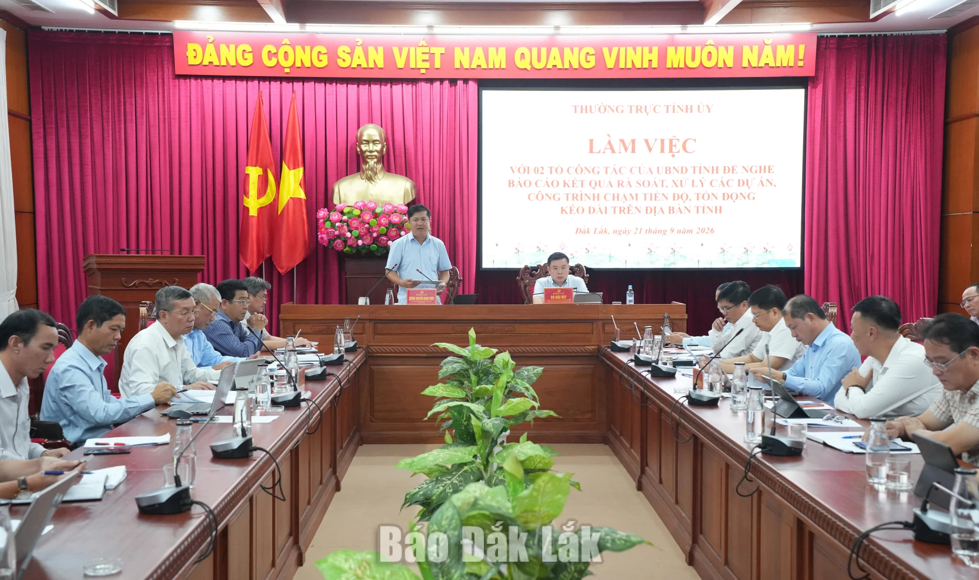 Xử lý dứt điểm dự án tồn đọng, không để lãng phí nguồn lực 1 Quang cảnh cuộc họp.