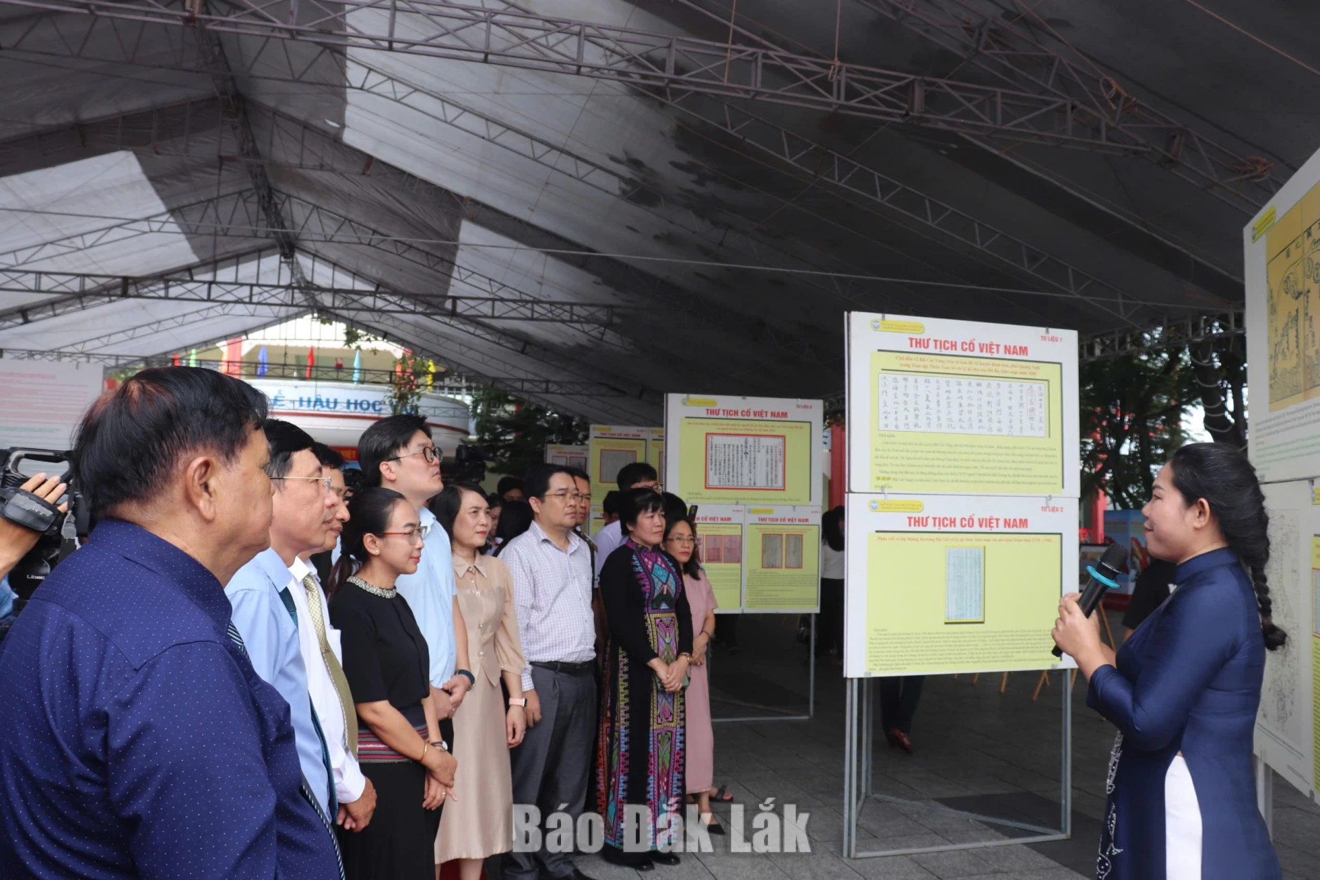 Triển lãm hơn 100 tư liệu, hình ảnh “Hoàng Sa, Trường Sa của Việt Nam” 2 cac