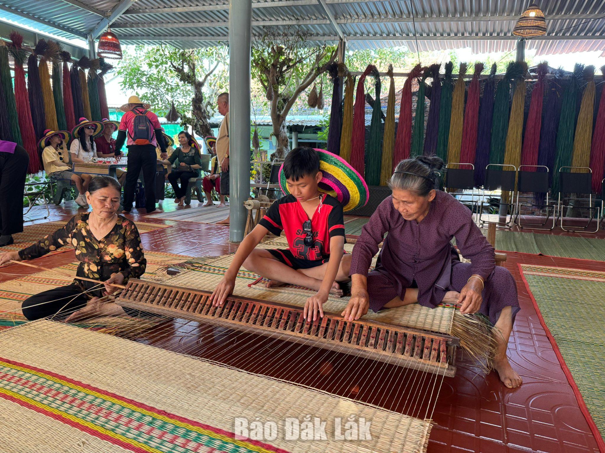 Khi di sản văn hóa thành sản phẩm du lịch 1 van hoa 20260909161052 20260922151427
