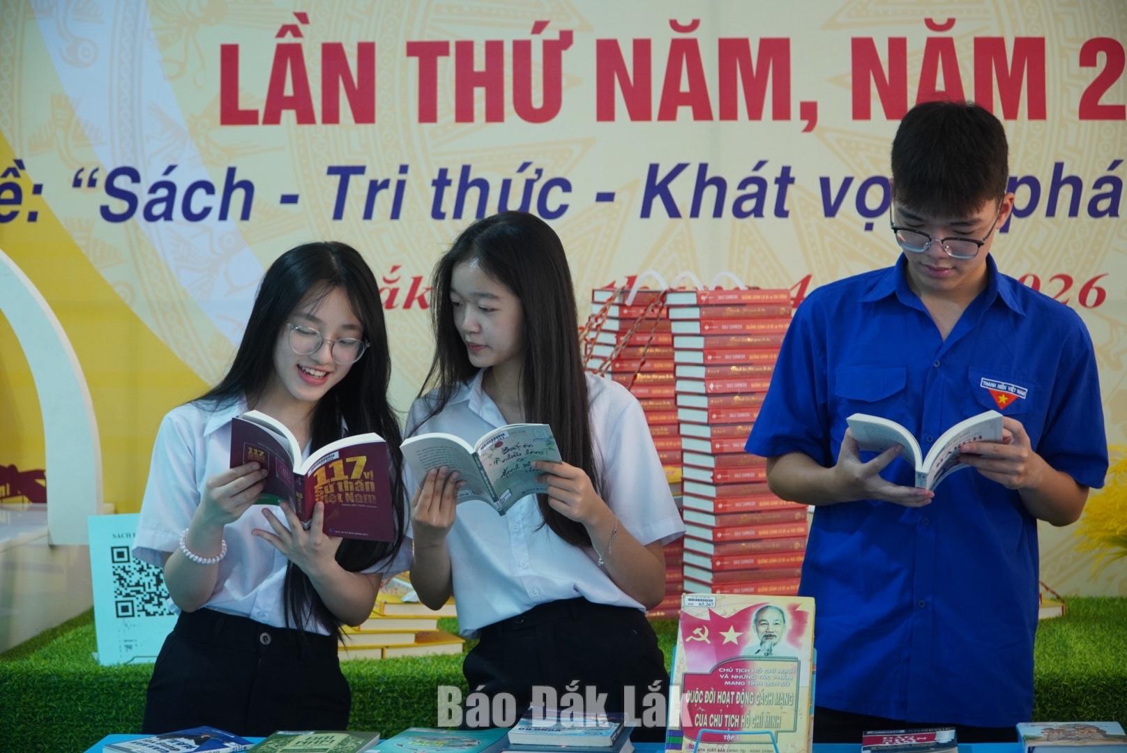 Học sinh tham gia Ngày Sách và Văn hóa đọc tỉnh Đắk Lắk năm 2026. 