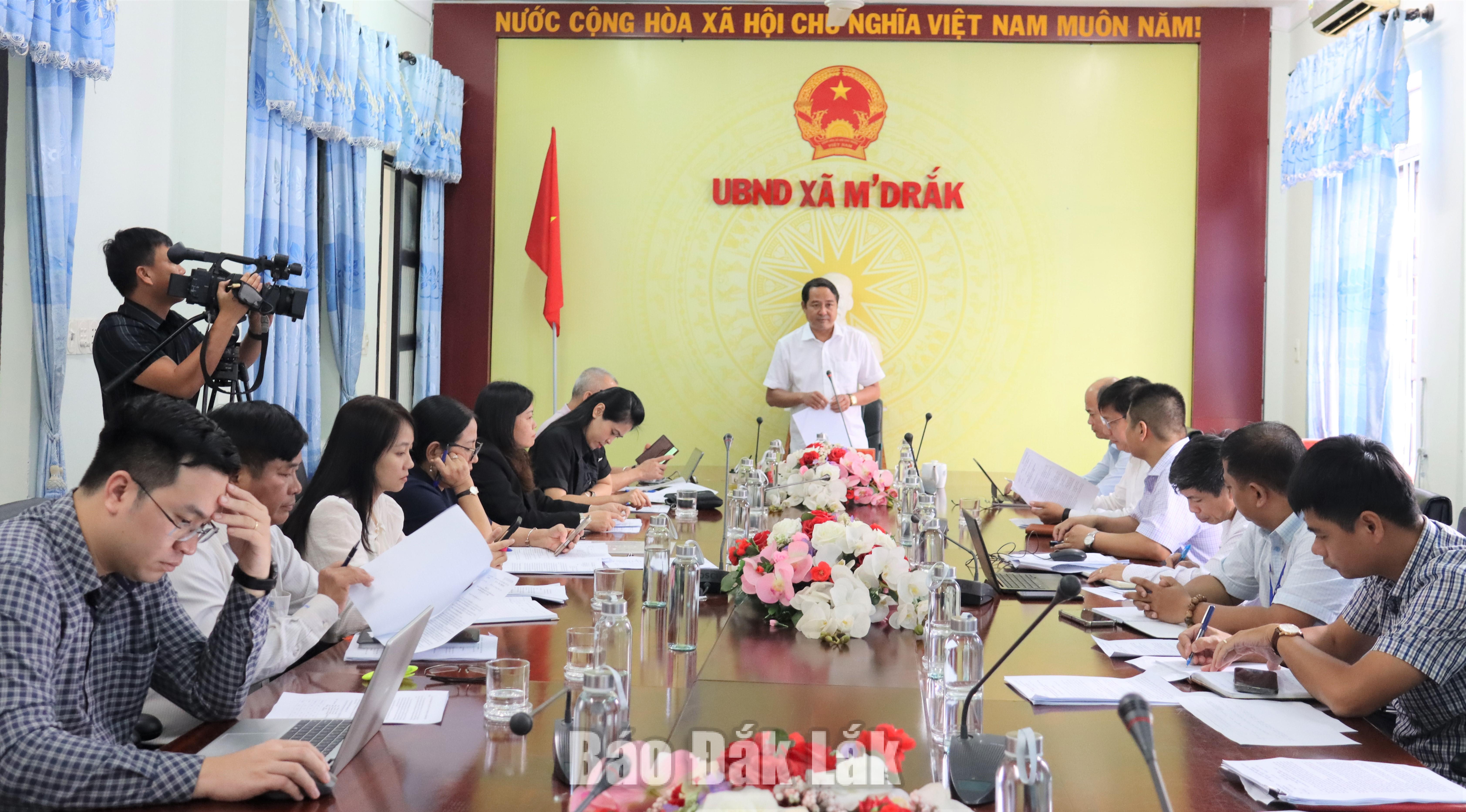 Đại biểu tham dự tại buổi làm việc.