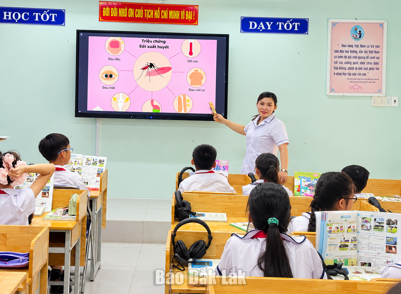 Tăng cường tuyên truyền phòng, chống sốt xuất huyết Dengue 1 Tuyên truyền phòng chống sốt xuất huyết cho học sinh.