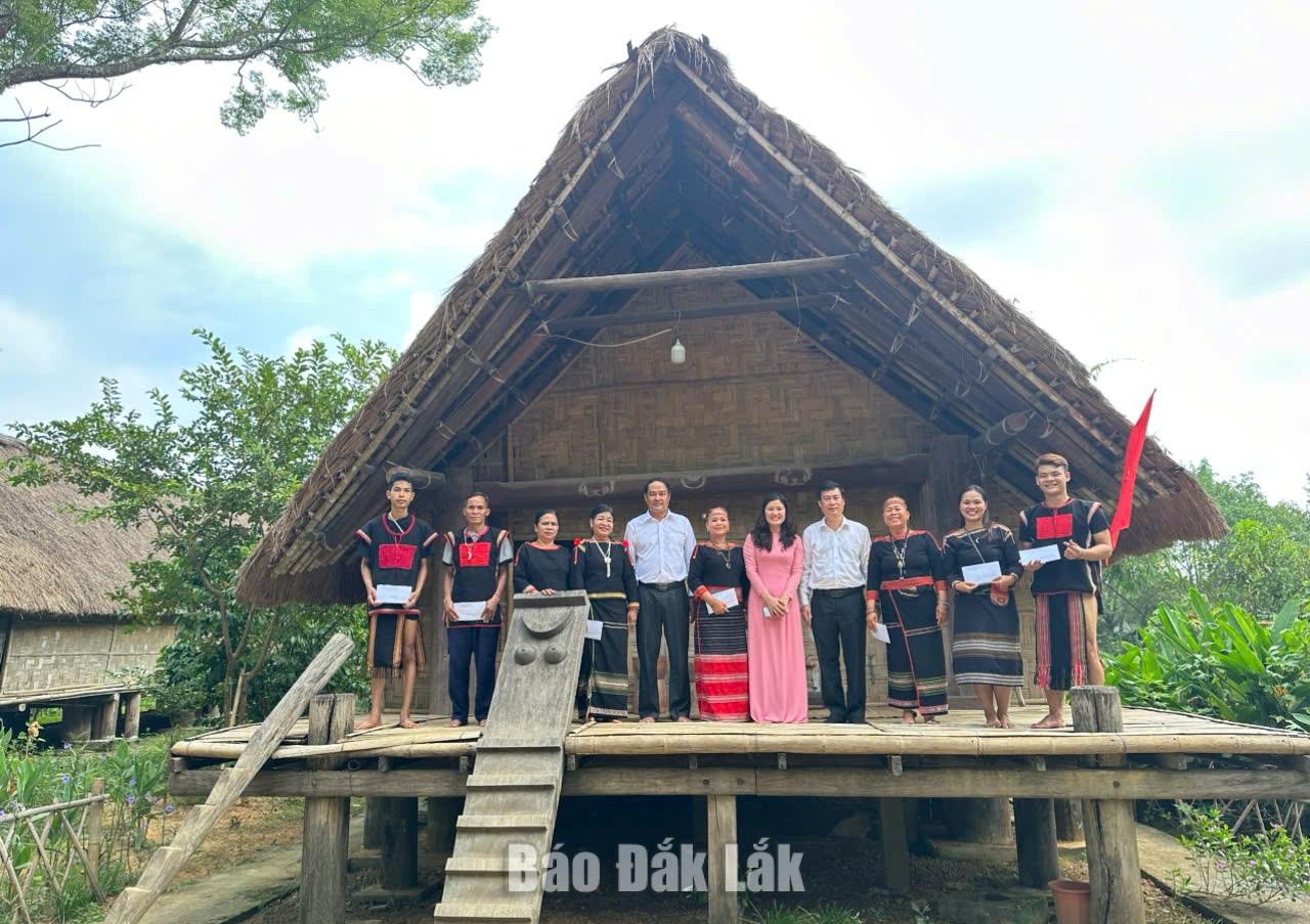 Đắk Lắk phối hợp bảo tồn, phát huy giá trị văn hóa với Hà Nội 5 tt