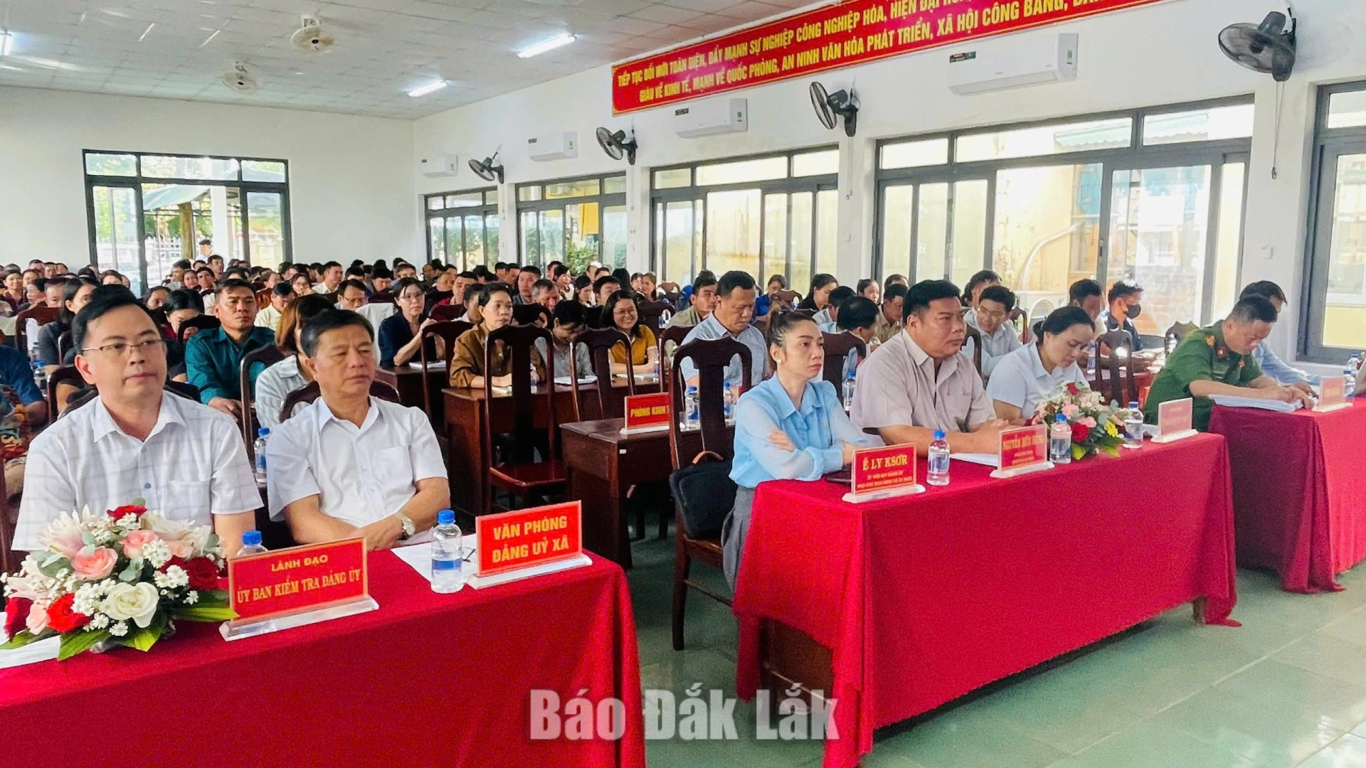 Xã Ea Nuôl phát động Ngày hội toàn dân học tập số 1 Các đại biểu tham dự lễ phát động.