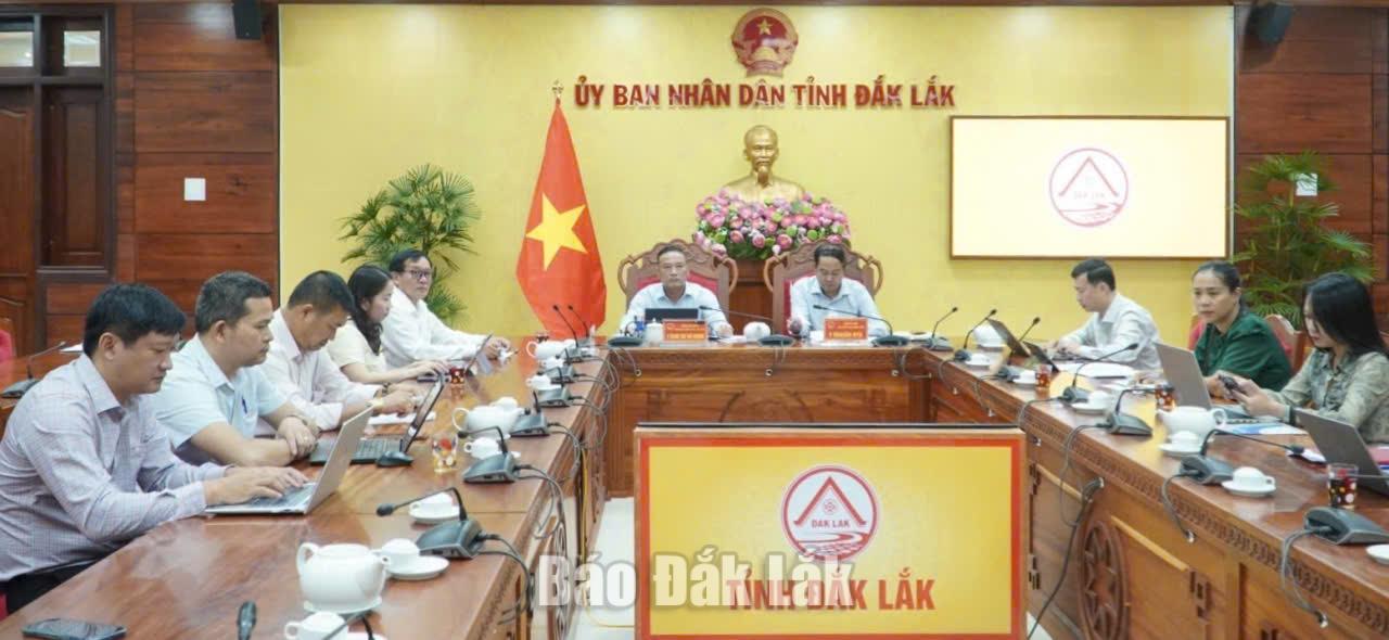 Gắn kết các sự kiện văn hóa trong Tuần Văn hóa đại đoàn kết dân tộc 1 Các đại biểu tham dự hội nghị tại điểm cầu tỉnh Đắk Lắk.