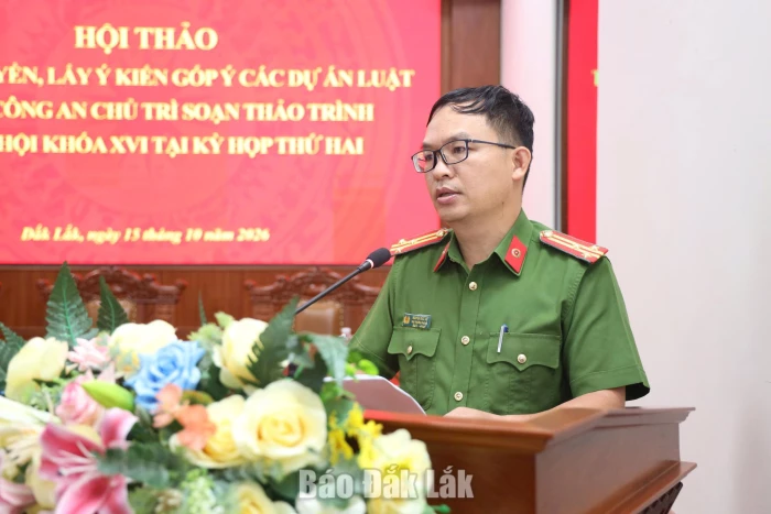 Lấy ý kiến góp ý đối với 7 dự án luật do Bộ Công an chủ trì soạn thảo 4 đại diện đơn vị Công an tỉnh tham gia thảo luận.