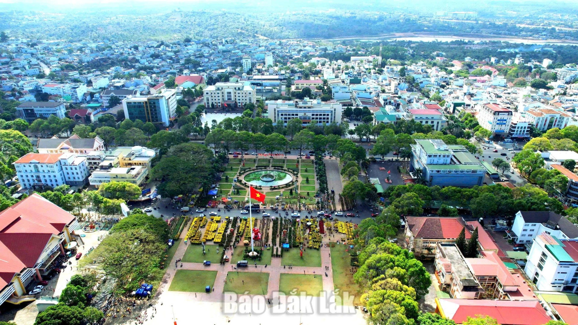 Phạm vi quy hoạch đô thị Buôn Ma Thuột Bao gồm toàn bộ ranh giới hành chính của 5 phường: Buôn Ma Thuột, Tân An, Tân Lập, Thành Nhất, Ea Kao và xã Hòa Phú, với tổng diện tích khoảng 37.738 ha. Thời hạn lập quy hoạch: Giai đoạn ngắn hạn là đến năm 2035; giai đoạn dài hạn là đến năm 2050.