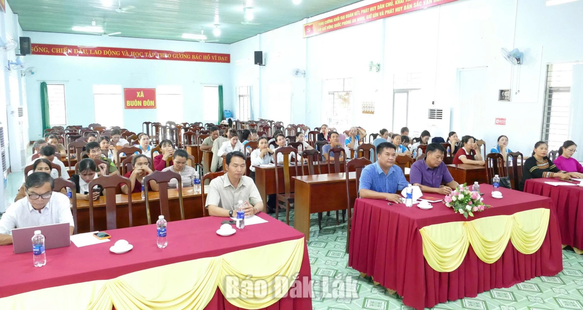 Các đại biểu tham dự lễ ra mắt.