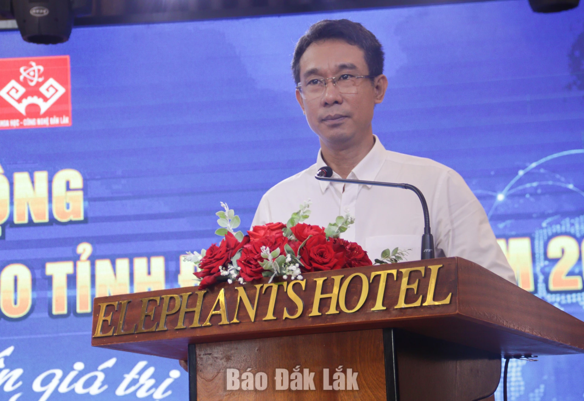 Phát động cuộc thi Khởi nghiệp đổi mới sáng tạo tỉnh Đắk Lắk năm 2026 2 ông Trần Văn Sơn, Phó Giám đốc Sở Khoa học và Công nghệ phát biểu tại lễ phát động