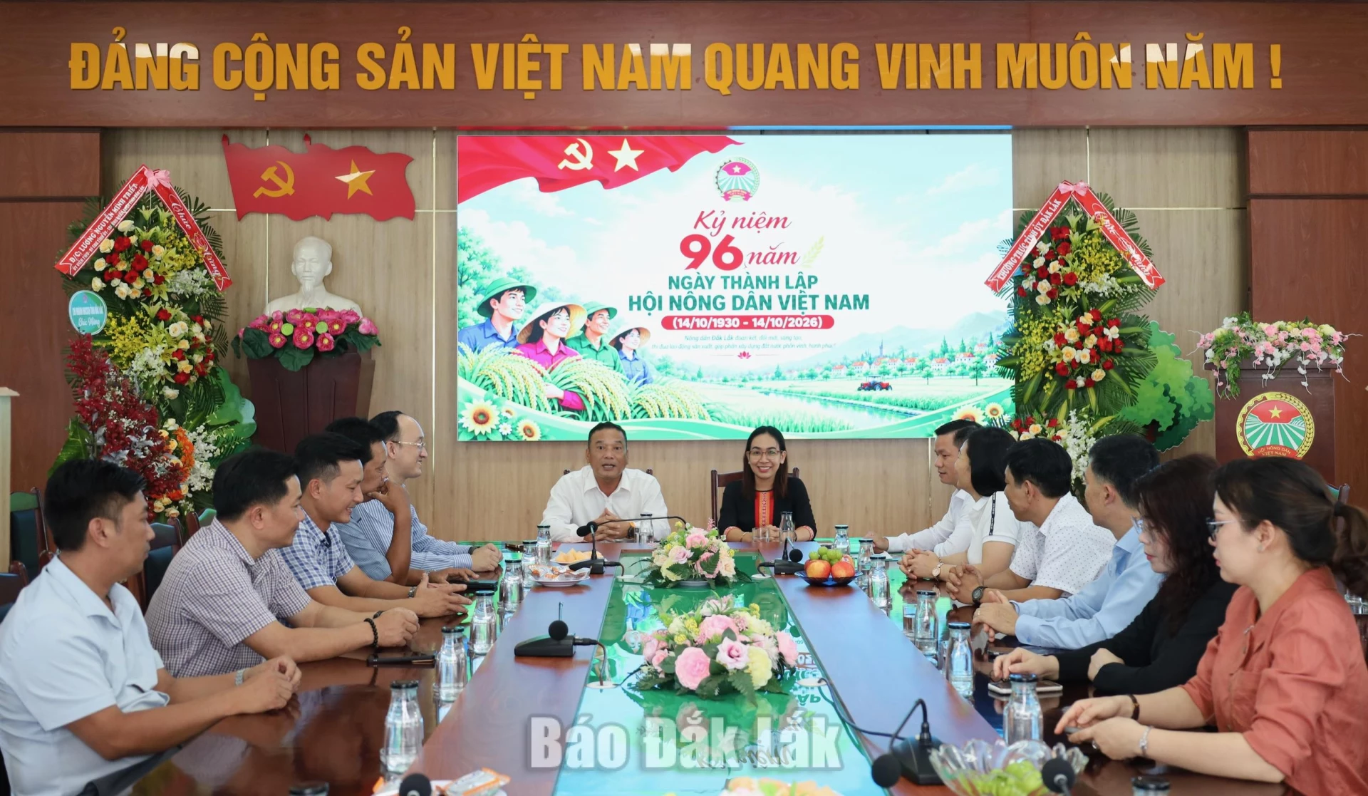 Thường trực Tỉnh ủy thăm, chúc mừng Hội Nông dân tỉnh 1 Các đại biểu tham dự