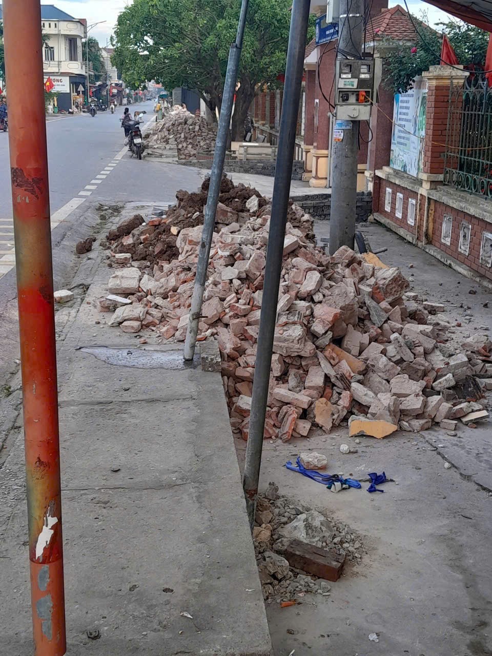 DỰ ÁN NGHĨA TRANG XÃ HỒNG PHONG: AI CHỊU TRÁCH NHIỆM CHO NHỮNG DẤU HIỆU SAI PHẠM VÀ "CÓ MỚI NỚI CŨ"? 3 IMG 1791621802545 1791705676857