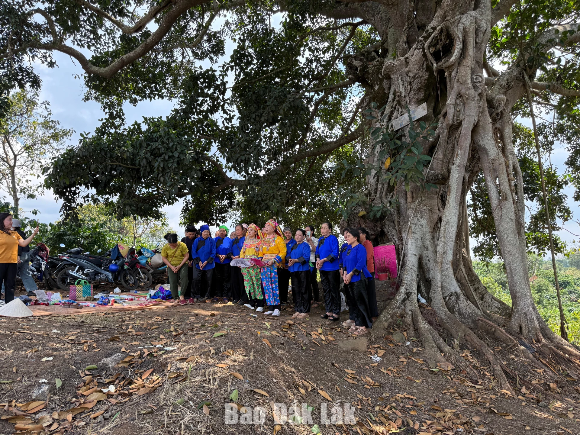 Văn hóa Tày, Nùng hòa nhịp trên vùng đất Tam Giang 3
Tái hiện nghi lễ cúng Thổ công của đồng bào Tày, Nùng tại Lễ hội văn hóa dân gian Việt Bắc xã Tam Giang.