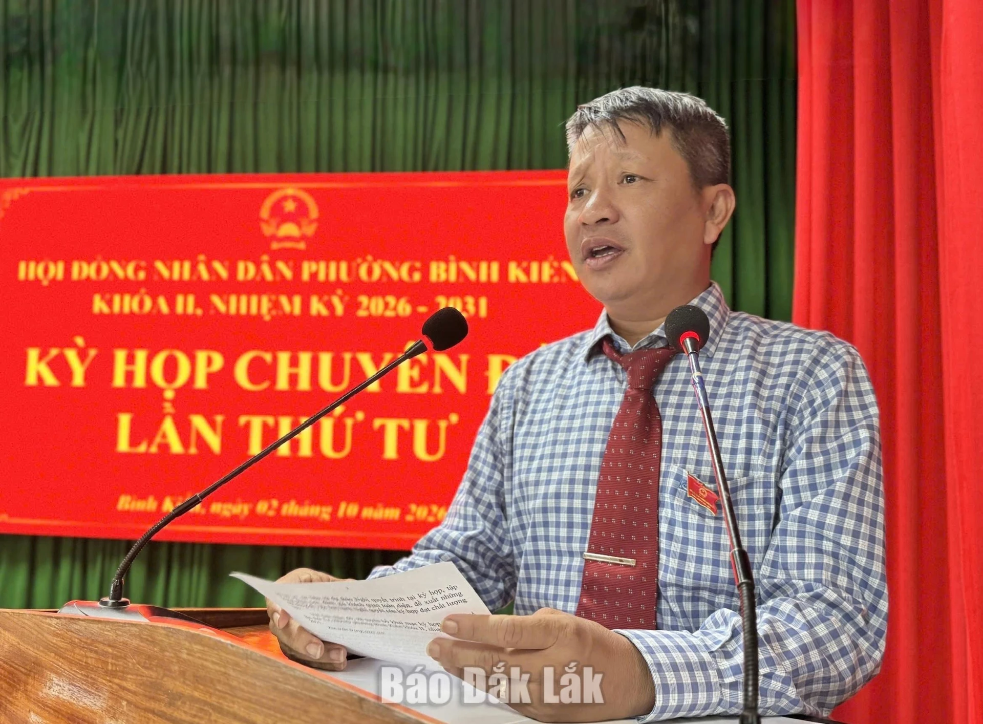 HĐND phường Bình Kiến tổ chức kỳ họp chuyên đề 2 Bí thư Đảng ủy, Chủ tịch HĐND phường Bình Kiến Nguyễn Lê Vi Phúc phát biểu tại kỳ họp.