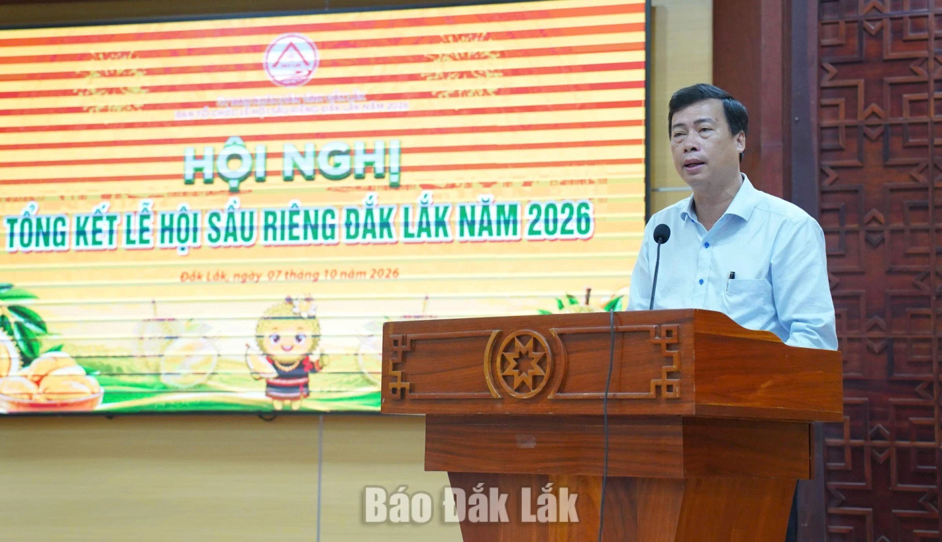 Biến kết quả của Lễ hội Sầu riêng Đắk Lắk 2026 thành động lực phát triển bền vững 3 Giám đốc Sở Văn hóa, Thể thao và Du lịch Trần Hồng Tiến phát biểu tham luận tại hội nghị.