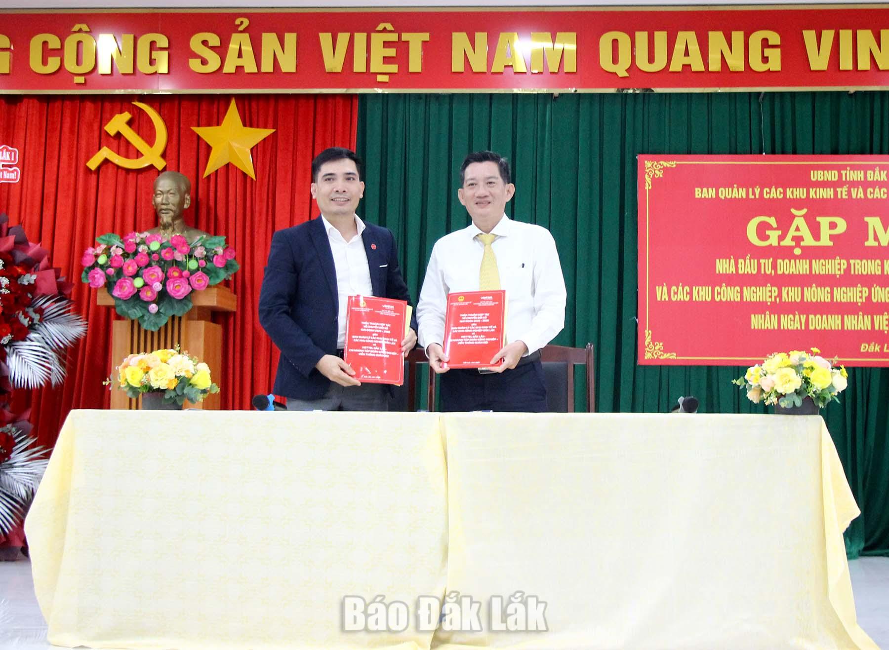 Gặp mặt doanh nghiệp, nhà đầu tư trong các khu kinh tế, khu công nghiệp 5 Lãnh đạo Ban Quản lý các khu kinh tế và khu công nghiệp Đắk Lắk và Viettel Đắk Lắk ký thỏa thuận hợp tác.