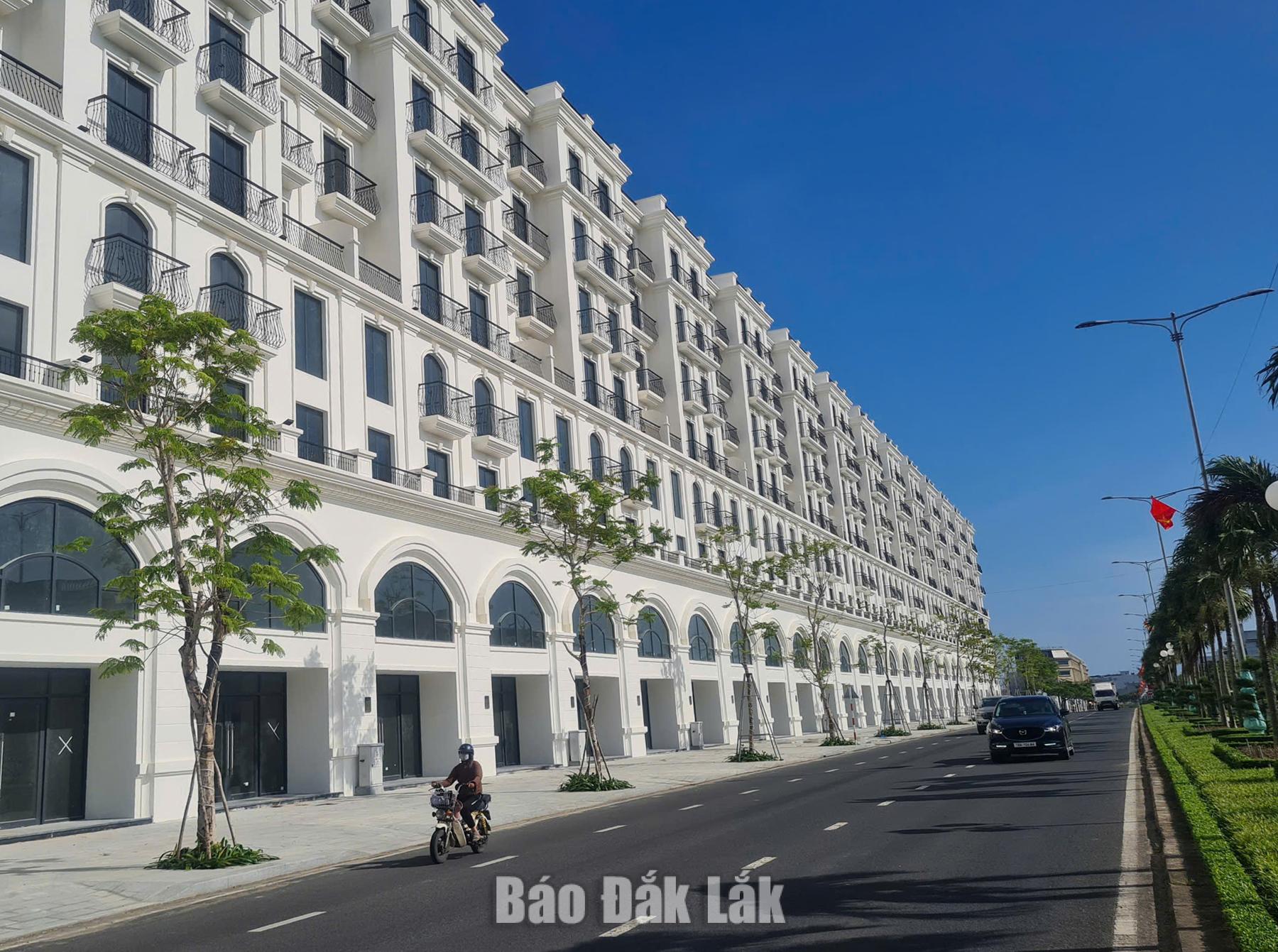 Hạ tầng đô thị của tỉnh ngày càng được hoàn thiện khang trang, hiện đại.