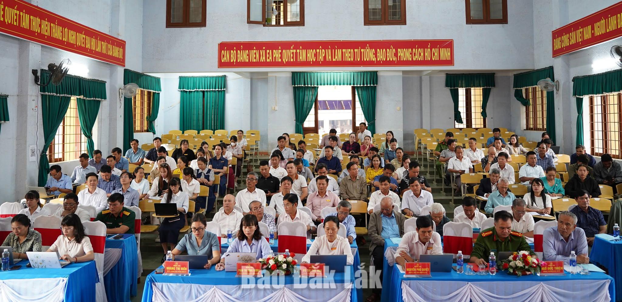 Xã Ea Phê thu ngân sách 9 tháng đạt 125% dự toán 2 Các đại biểu tham dự hội nghị.