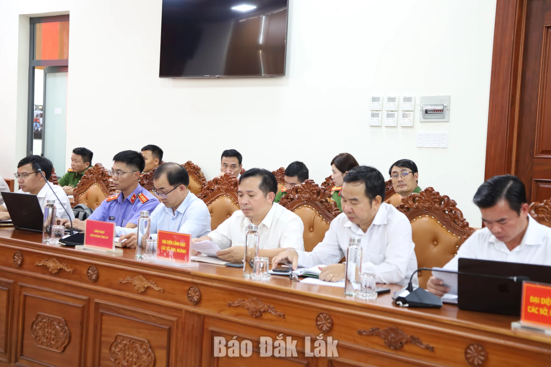 Khảo sát công tác quản lý nhà nước về dữ liệu tại Đắk Lắk 3 Các đại biểu đại diện các sở, ban, ngành của tỉnh tham dự buổi làm việc.