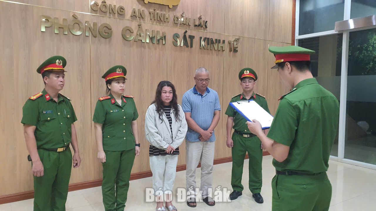 Khen thưởng Công an tỉnh Đắk Lắk triệt phá đường dây phân bón giả quy mô lớn 1 Các đối tượng liên quan trong đường dây bị bắt giữ.