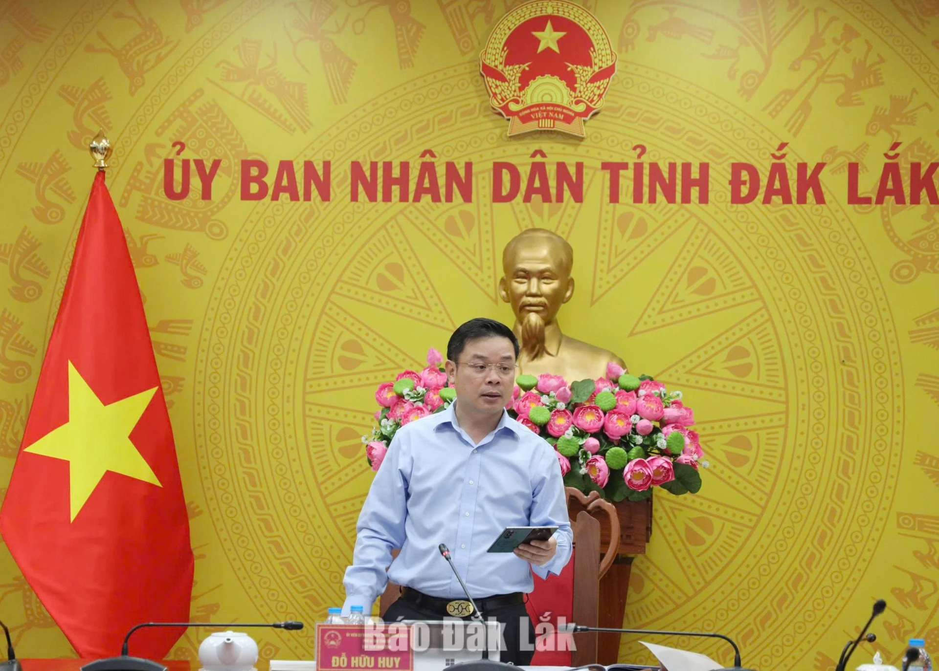 Đắk Lắk xác định kinh tế số là động lực tăng trưởng chính 4 Chủ tịch UBND tỉnh Đắk Lắk Đỗ Hữu Huy phát biểu kết luận cuộc họp.