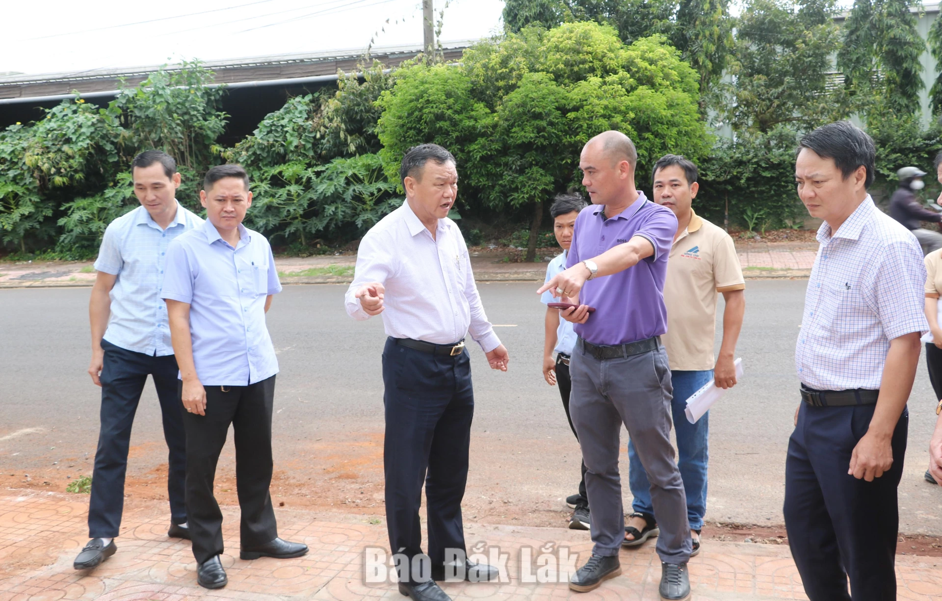 Kiểm tra hoạt động tại Cụm công nghiệp Tân An1, Tân An 2 2 Phó Chủ tịch UBND tỉnh Đào Mỹ yêu cầu
