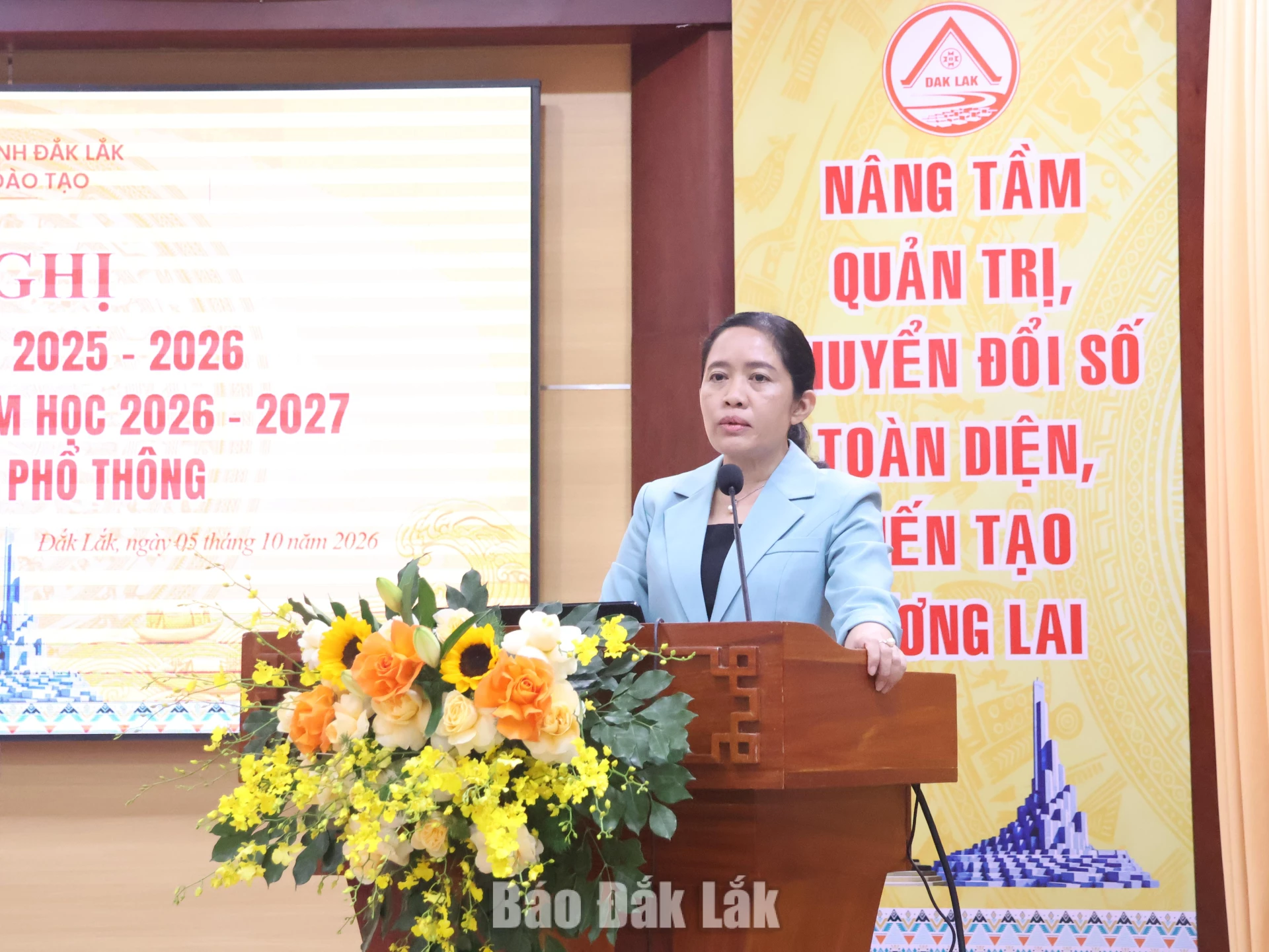 Đẩy mạnh chuyển đổi số, nâng cao chất lượng giáo dục phổ thông 1 Giám đốc Sở GD&ĐT Lê Thị Thanh Xuân phát biểu tại hội nghị.
