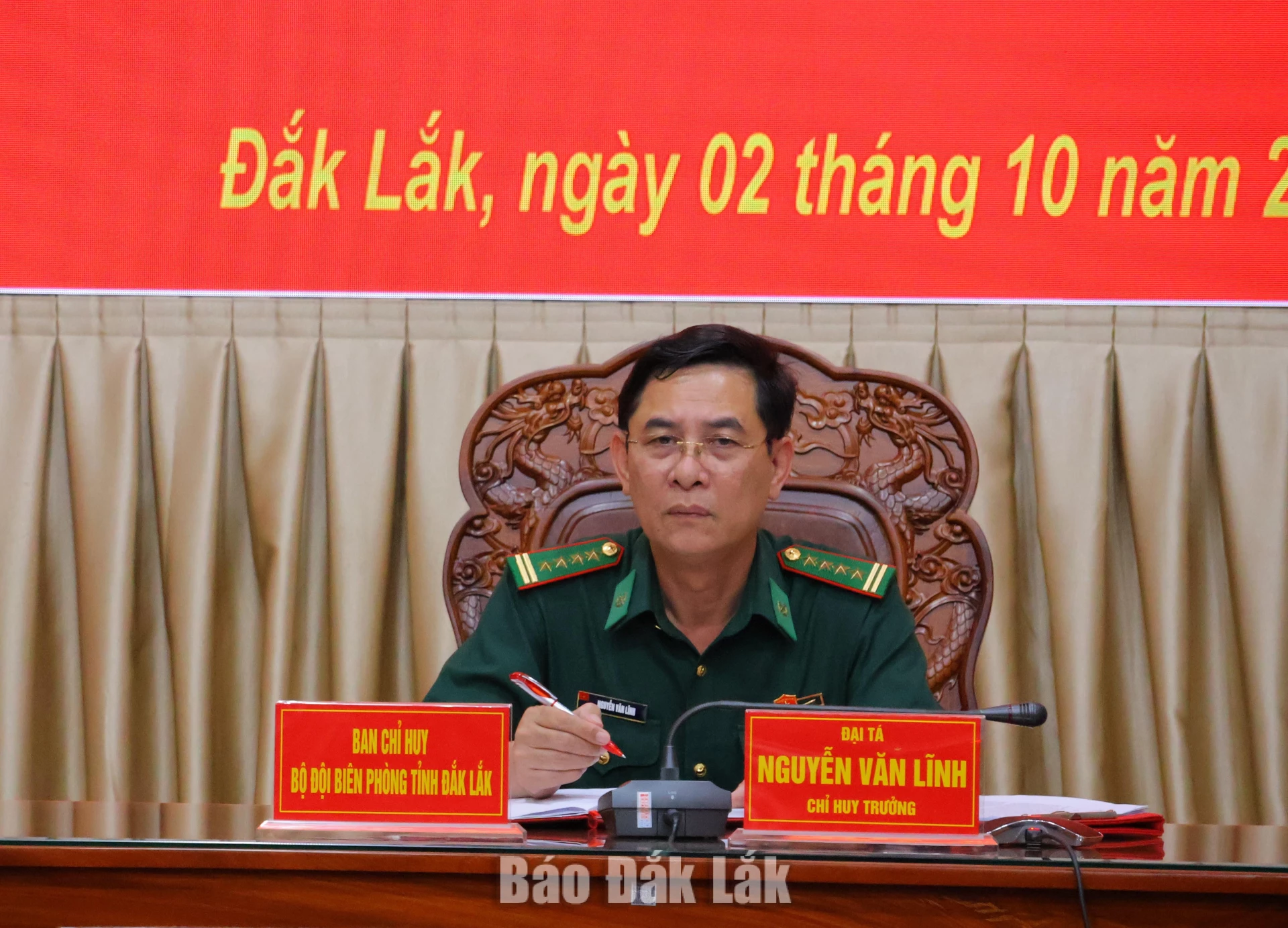 Đại tá Nguyễn Văn Lĩnh, Phó Chỉ huy trưởng Bộ Chỉ huy Quân sự tỉnh, Chỉ huy trưởng Ban Chỉ huy Bộ đội Biên phòng tỉnh chủ trì hội nghị tại điểm cầu Đắk Lắk.