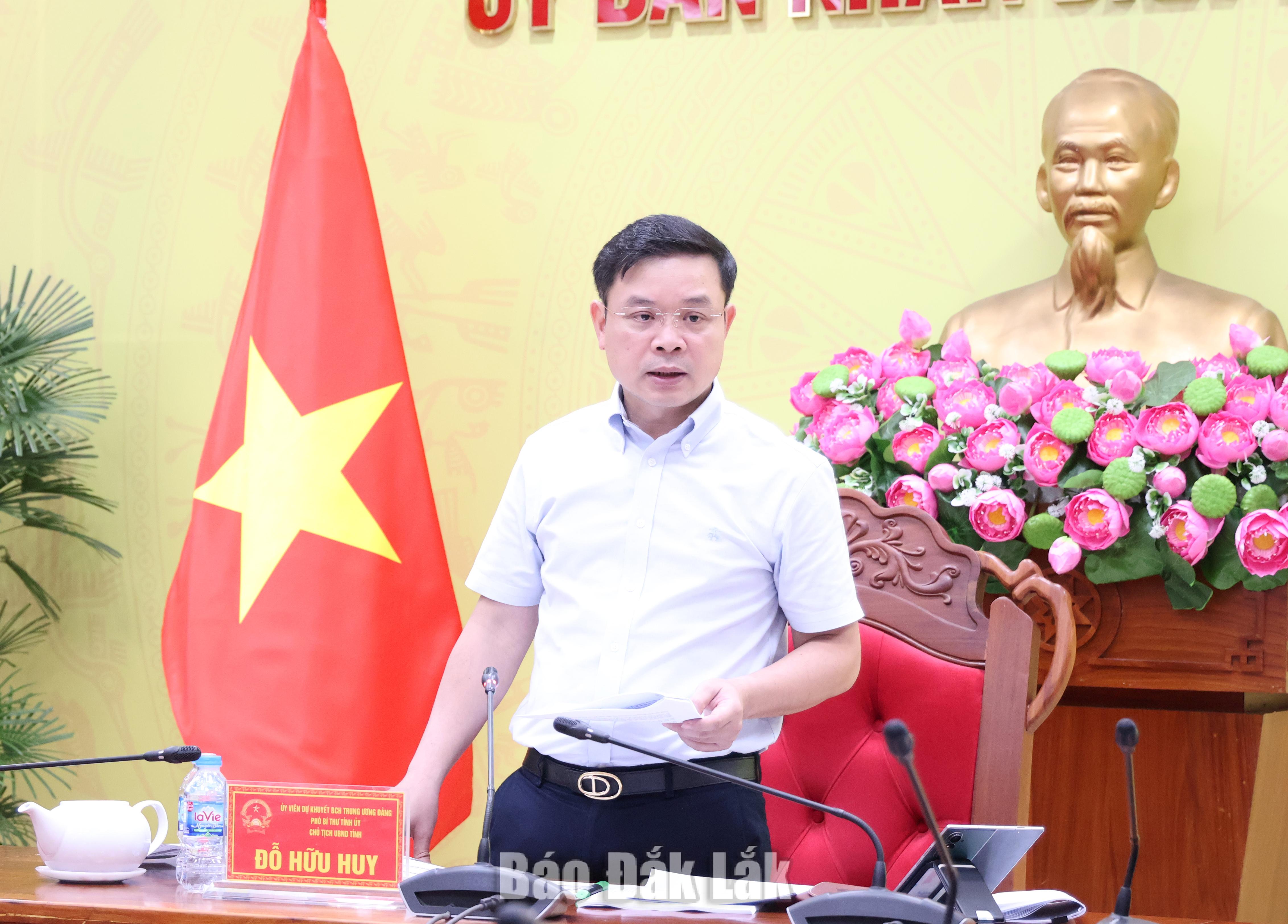 Khẩn trương xử lý nhà, đất dôi dư và đẩy mạnh tăng thu tiền sử dụng đất 3 Chủ tịch UBND tỉnh Đắk Lắk Đỗ Hữu Huy phát biểu kết luận cuộc họp.