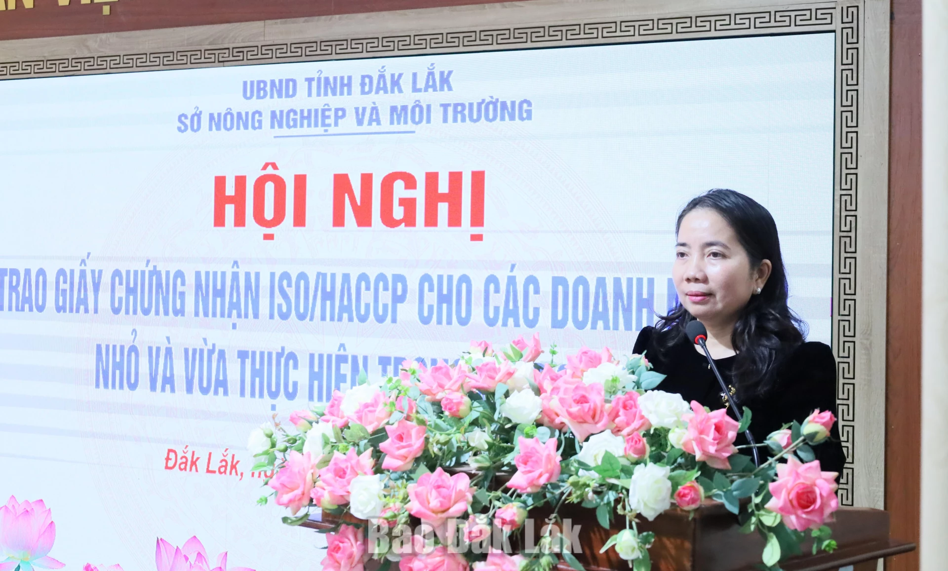 Trao Giấy chứng nhận ISO/HACCP cho 10 doanh nghiệp nhỏ và vừa năm 2026 1 Phó Giám đốc Sở Nông nghiệp và Môi trường Đặng Thị Thủy phát biểu tại hội nghị.