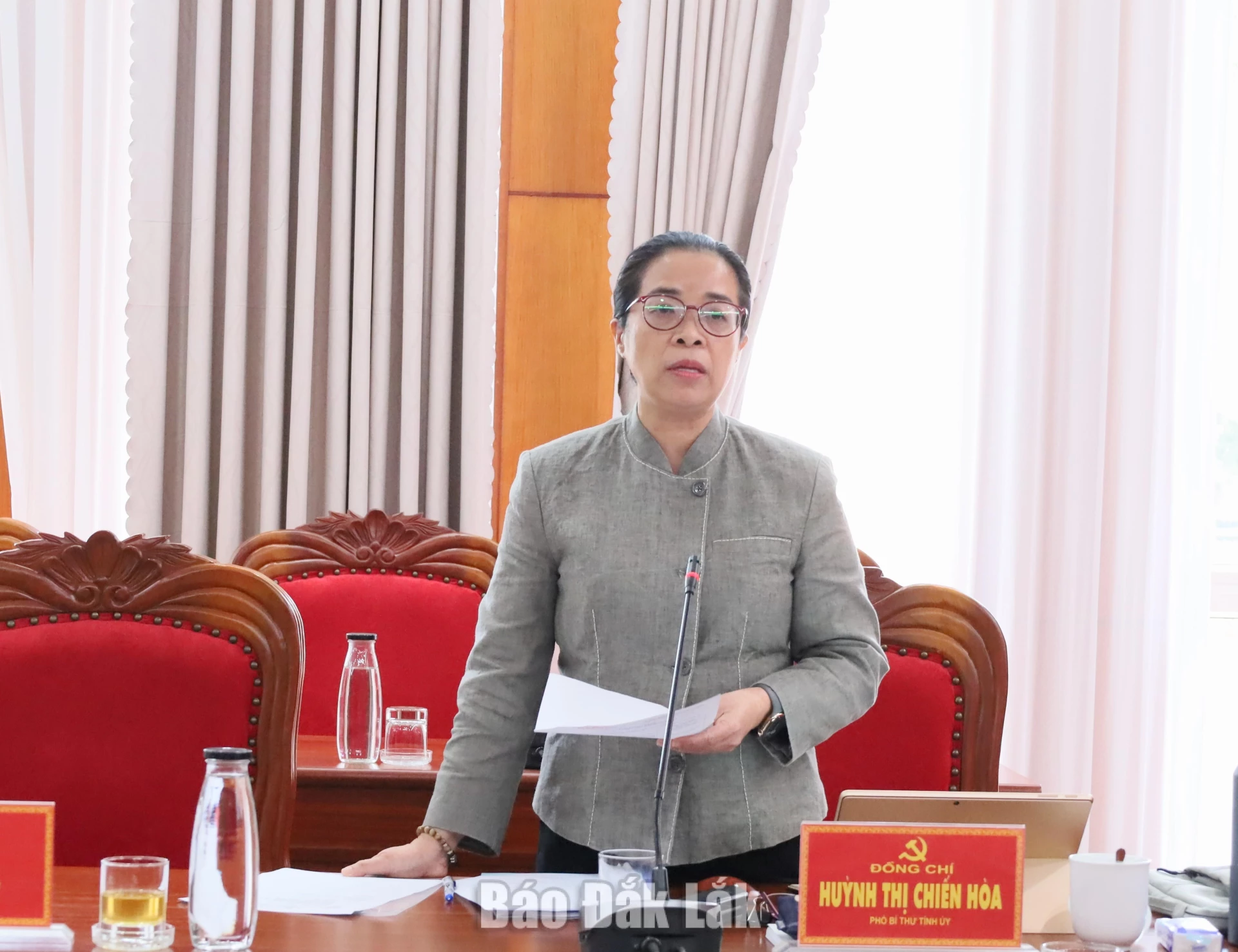 Đồng chí Huỳnh Thị Chiến Hòa, Phó Bí thư Tỉnh ủy phát biểu ý kiến.