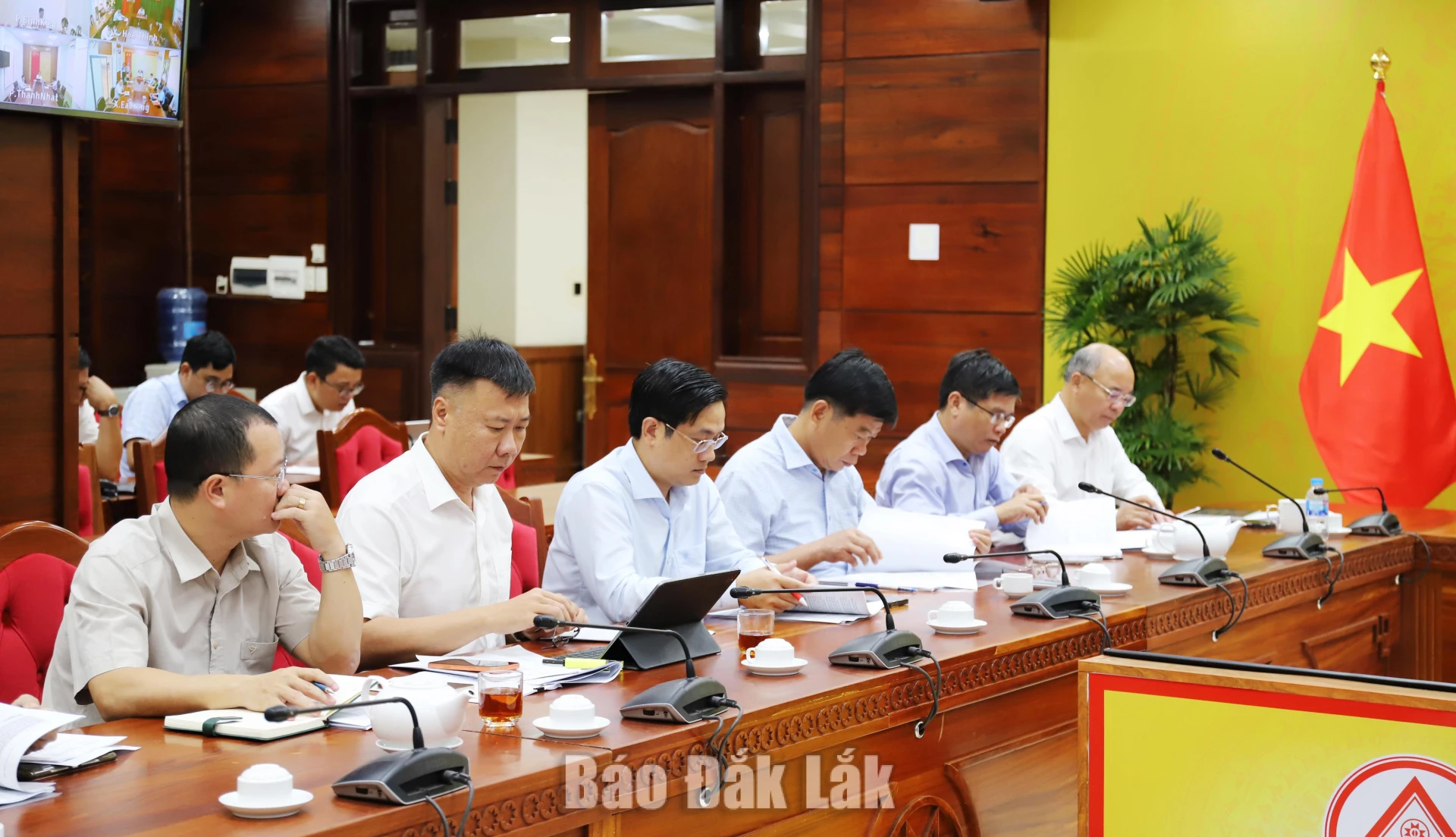 Đắk Lắk đẩy nhanh tiến độ lập quy hoạch đô thị và nông thôn 3 Lãnh đạo các sở ngành tham dự Hội nghị