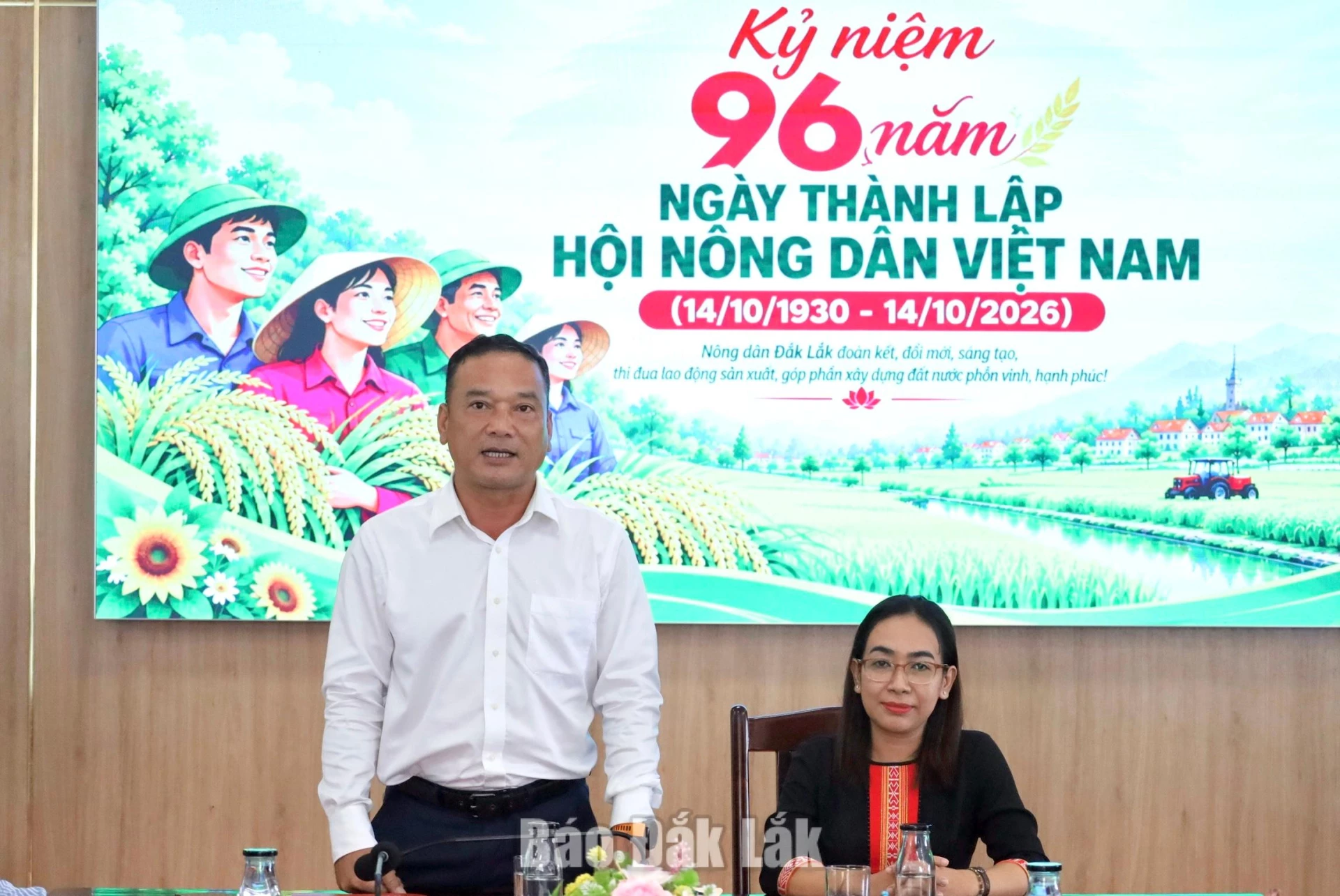 Thường trực Tỉnh ủy thăm, chúc mừng Hội Nông dân tỉnh 2 Đồng chí