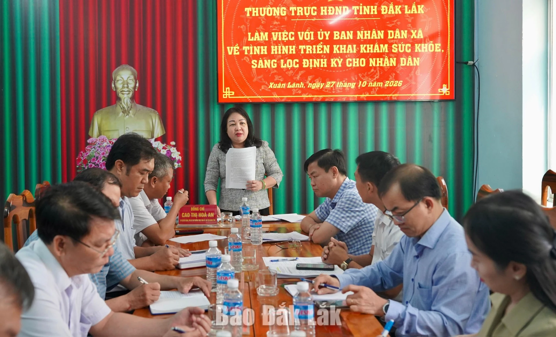 Hơn 84% người dân Đắk Lắk khám sức khỏe định kỳ 1 đồng chí Cao Thị Hòa An, Ủy viên Trung ương Đảng, Phó Bí thư Thường trực Tỉnh ủy, Chủ tịch HĐND tỉnh và đoàn công tác khảo sát tại xã Xuân Lãnh.