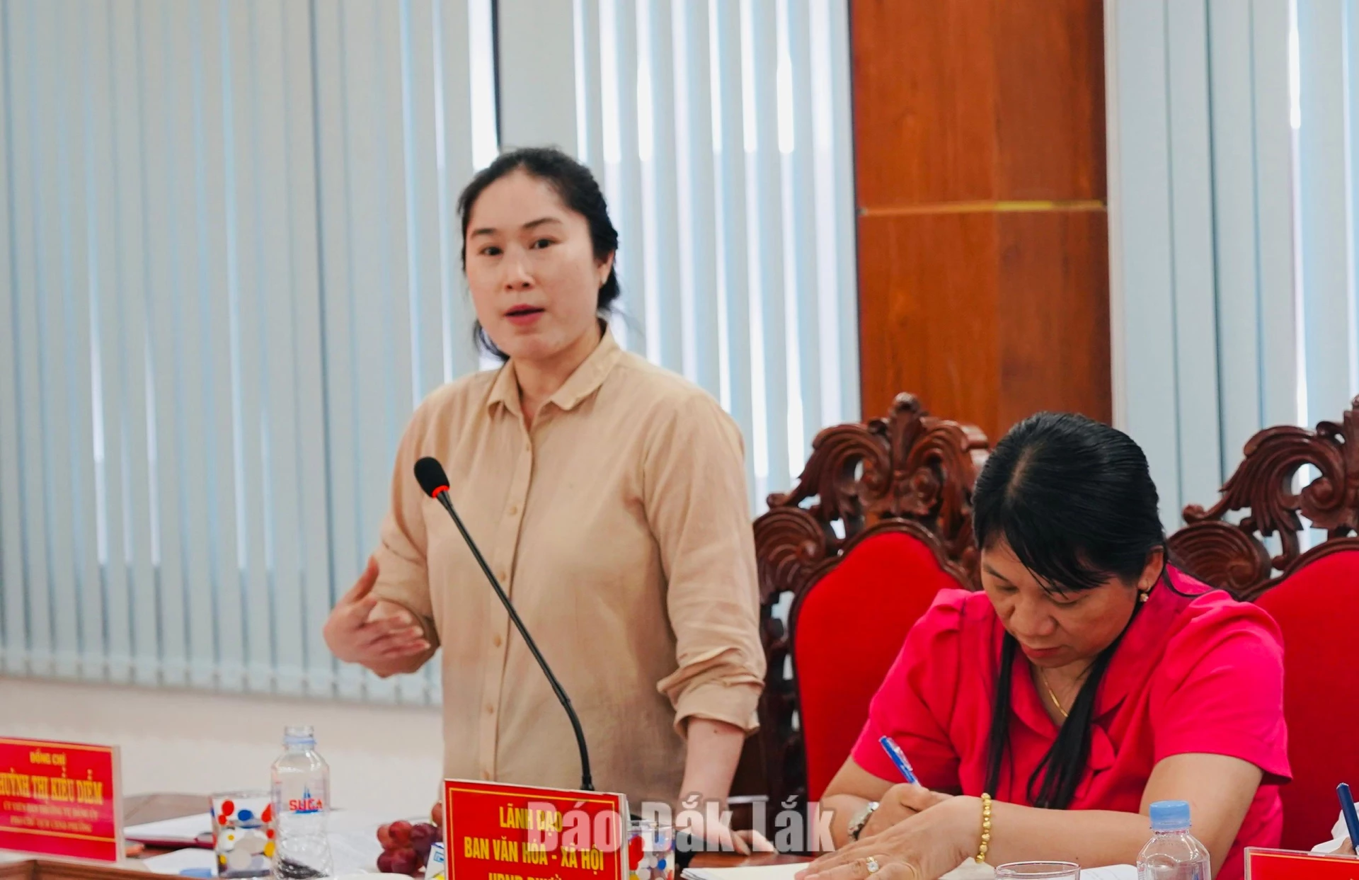 Phó Chủ tịch UBND phường Tuy Hòa Huỳnh Thị Kiều Diễm thông tin thêm một số nội dung đoàn giám sát còn quan tâm.