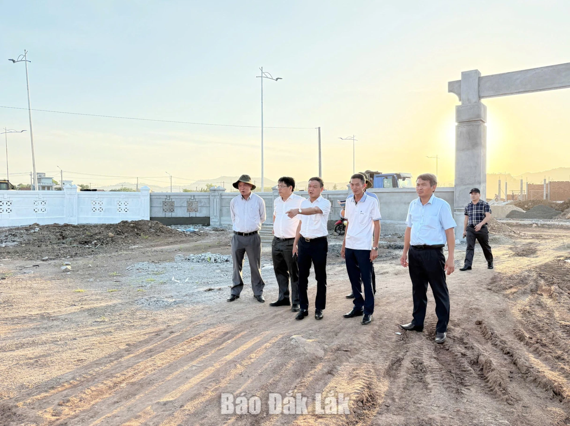 Đẩy nhanh giải phóng mặt bằng, bảo đảm tiến độ giải ngân 5 Đoàn công tác kiểm tra công tác đầu tư hạ tầng các khu tái định cư phục vụ người dân di dời nhà cửa đến nơi ở mới.
