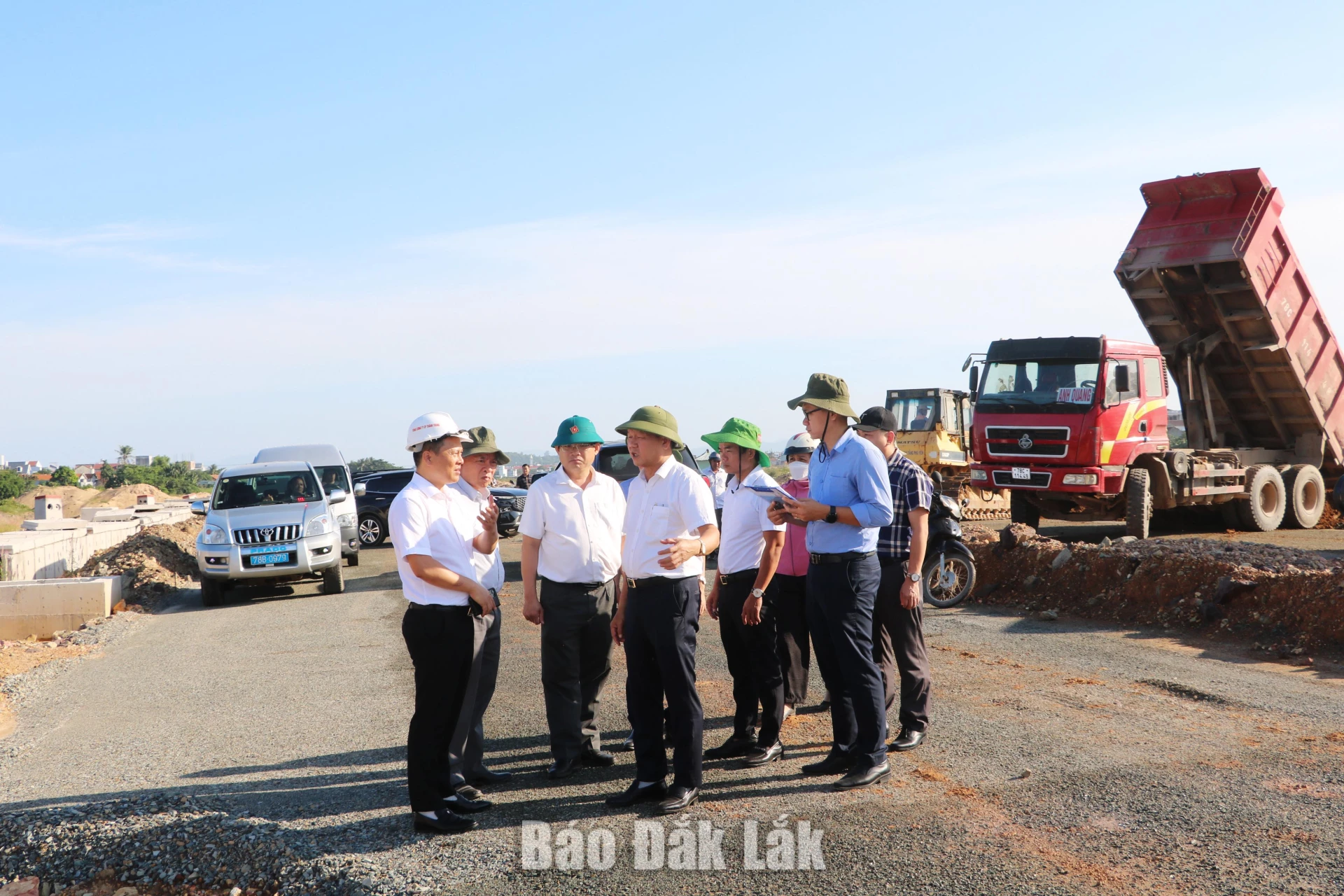 Đẩy nhanh giải phóng mặt bằng, bảo đảm tiến độ giải ngân 2 Đoàn công tác kiểm tra