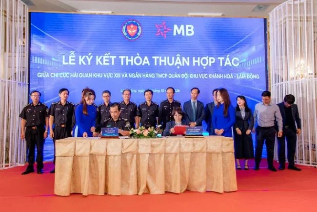 mb va chi cuc hai quan khu vuc xiii ky ket hop tac dong hanh cung doanh nghiep xuat nhap khau trong