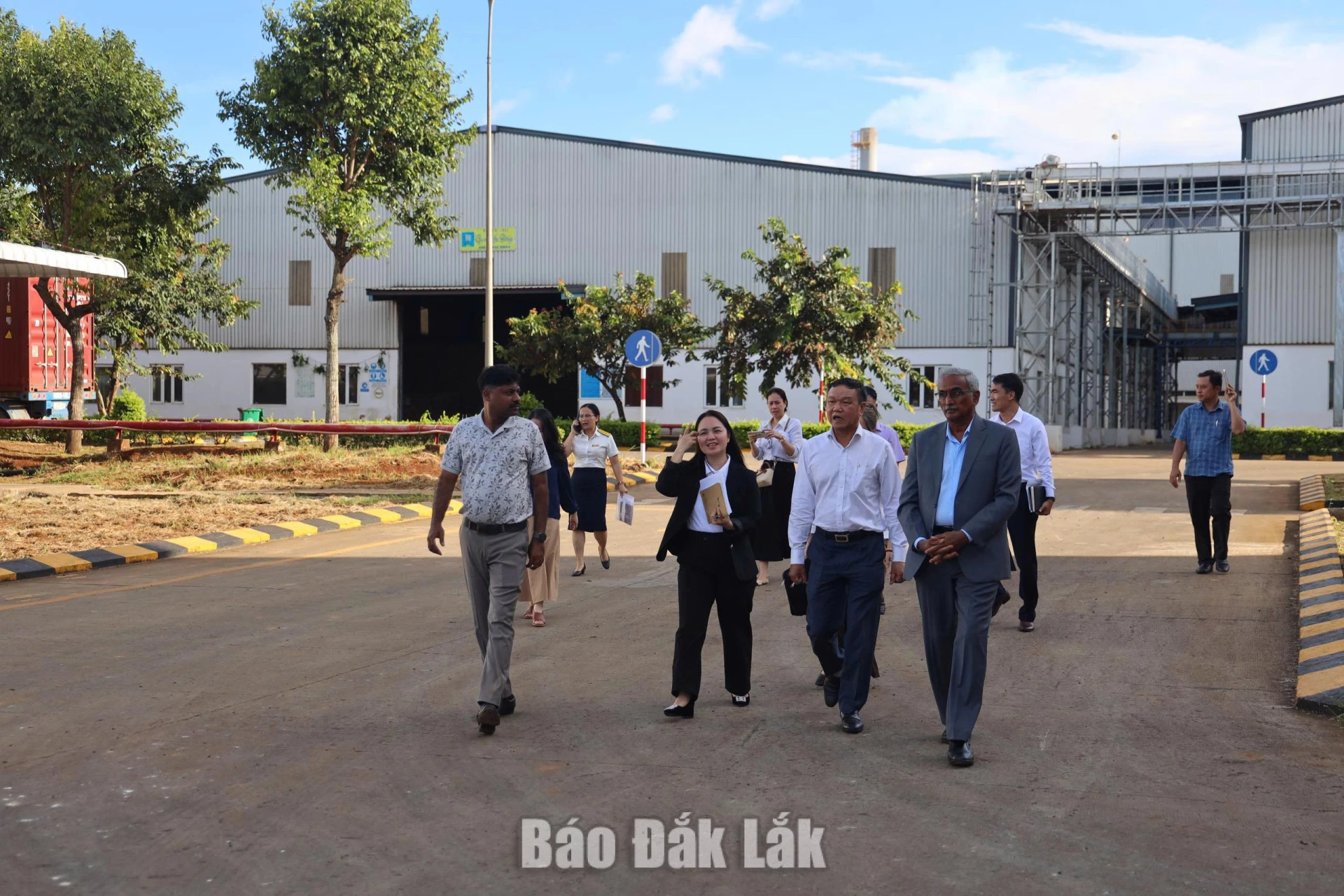 Lãnh đạo UBND tỉnh kiểm tra dự án trọng điểm tại Cụm công nghiệp Cư Kuin 1 Ngon.