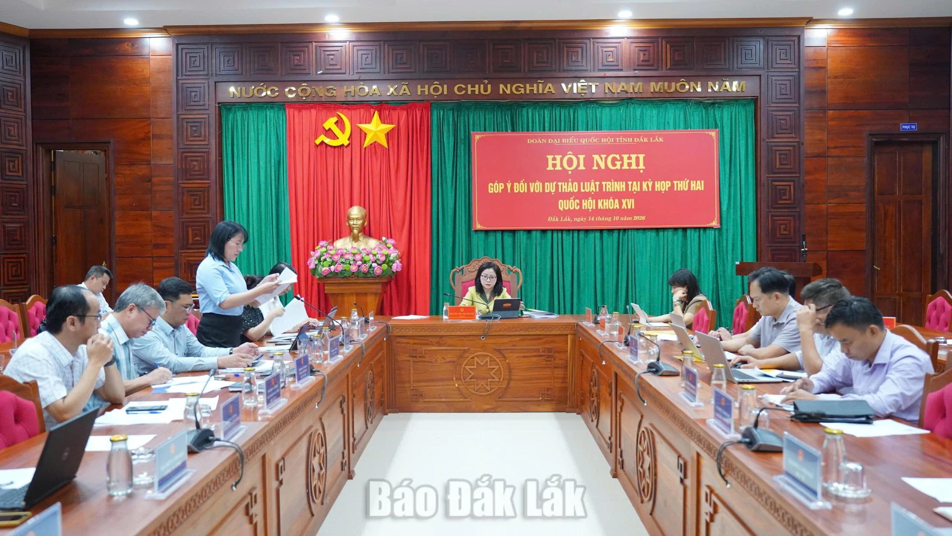 Đoàn ĐBQH tỉnh lấy ý kiến góp ý đối với 8 dự thảo Luật 1 Đại biểu tham dự hội nghị.