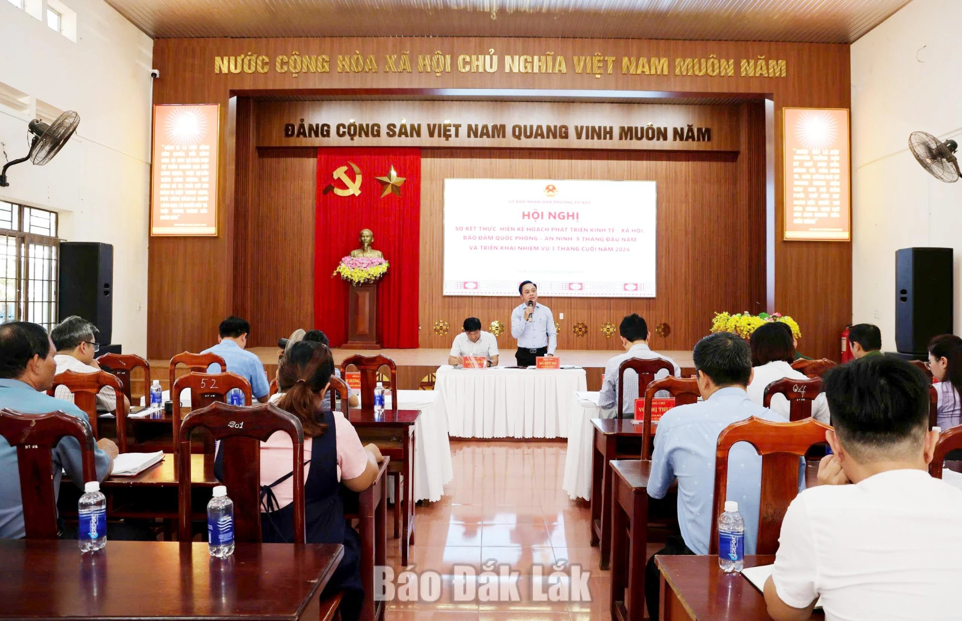 Phường Ea Kao: Thu ngân sách đạt hơn 229 tỷ đồng 1 Phó Bí thư Đảng ủy, Chủ tịch UBND phường Ea Kao Đỗ Đức Hà phát biểu kết luận hội nghị. Ảnh: Nguyễn Hằng