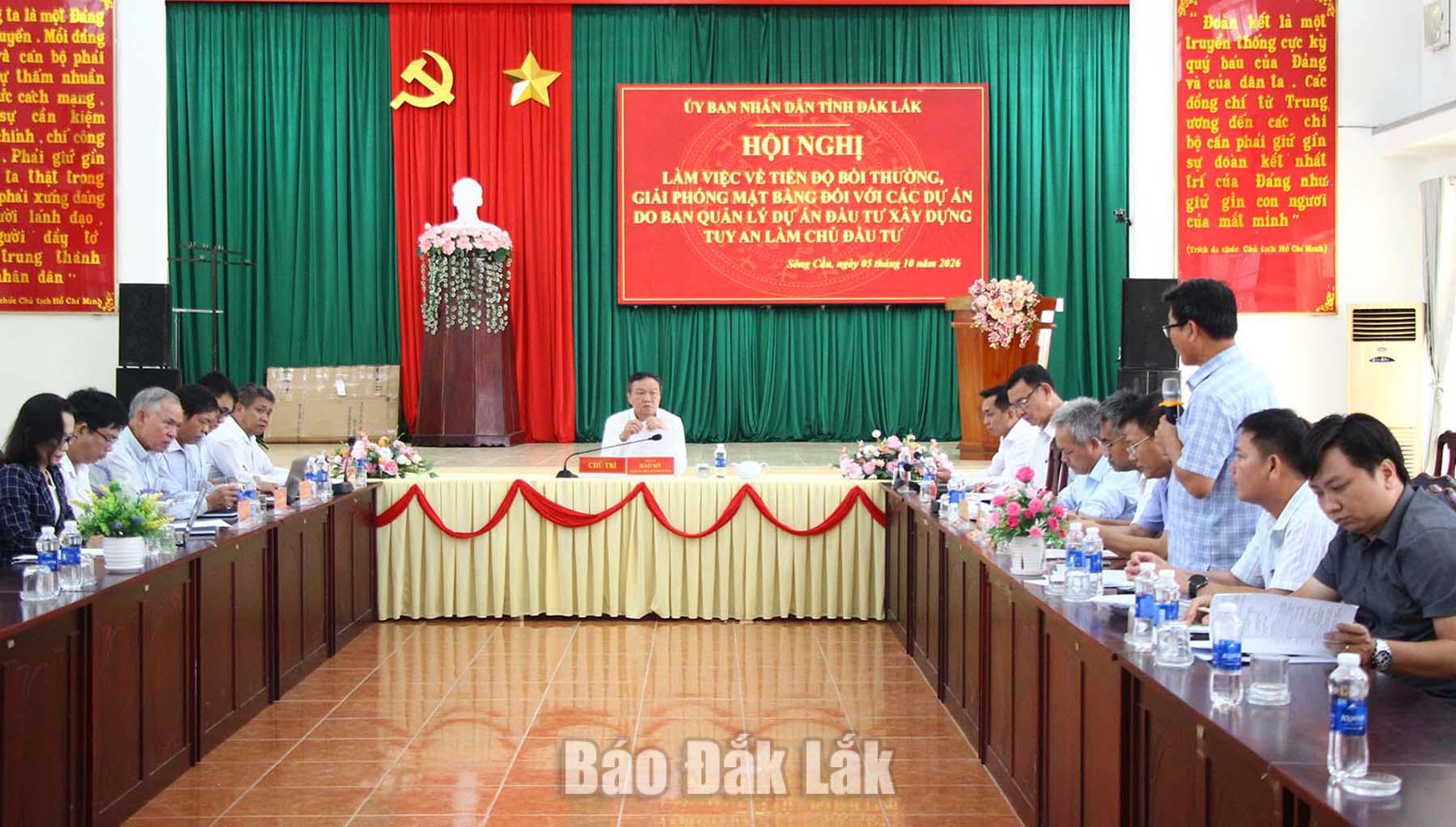 Gỡ vướng giải phóng mặt bằng, đẩy nhanh tiến độ các dự án 1 Tỉnh ủy viên, Phó Chủ tịch UBND tỉnh Đào Mỹ làm việc với các đơn vị, địa phương liên quan.