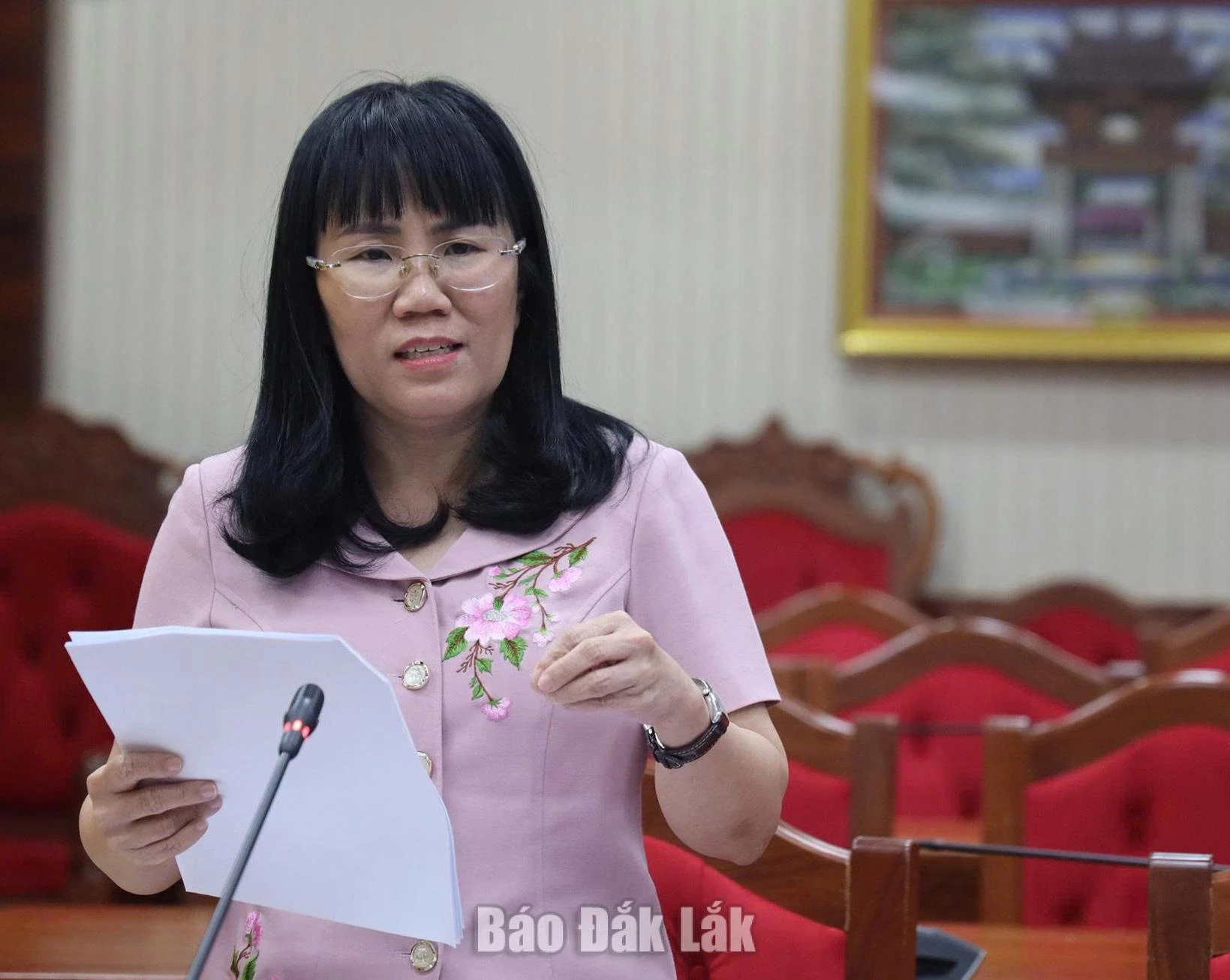 Đắk Lắk xác định kinh tế số là động lực tăng trưởng chính 2 Phó Chủ tịch Thường trực UBND tỉnh Hồ Thị Nguyên Thảo phát biểu tại cuộc họp.